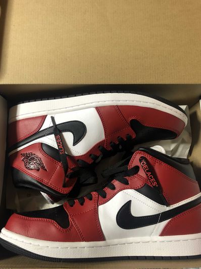 Nike Air Jordan 1 Mid "Chicago Black Toe"