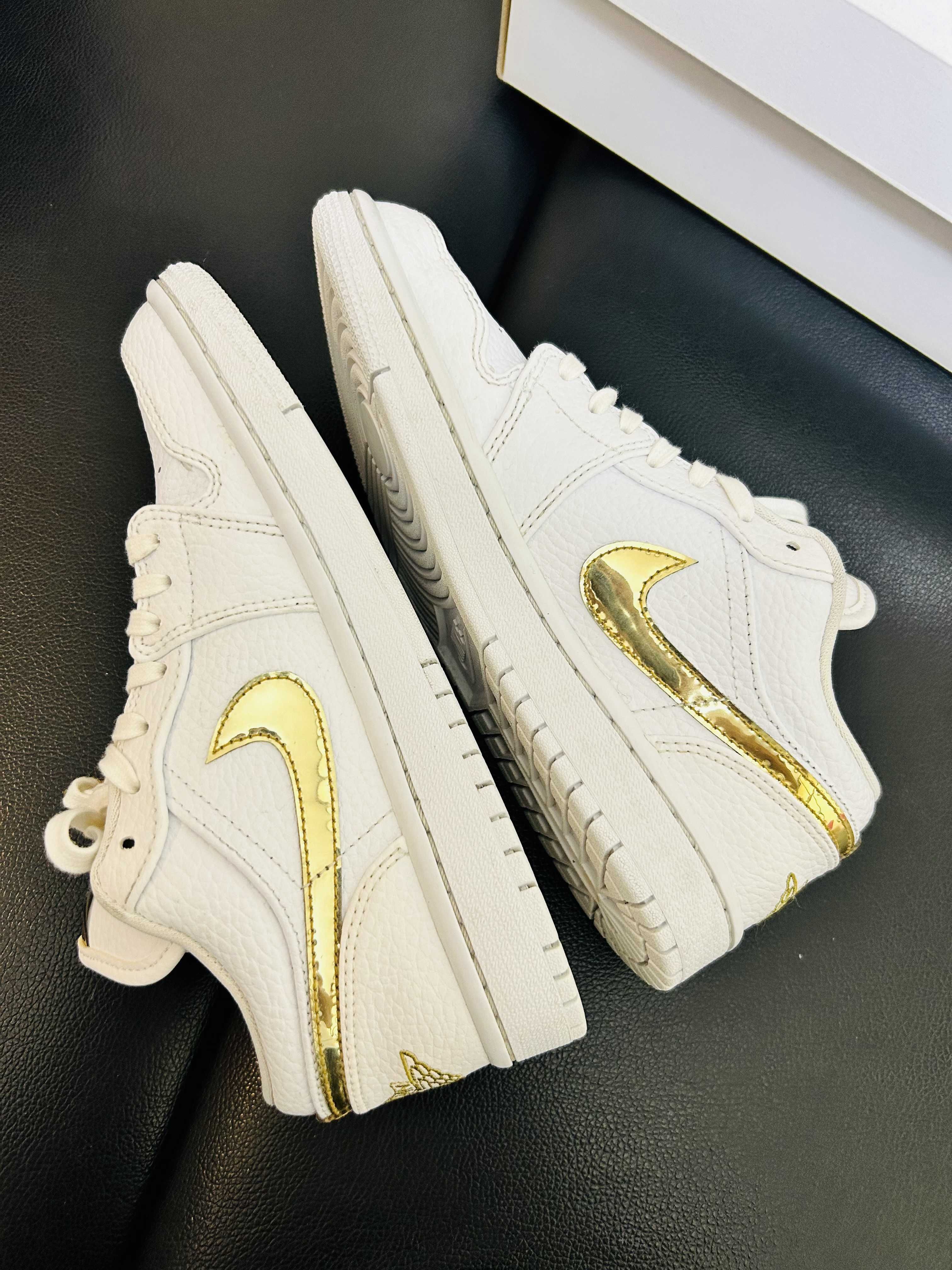 NIKE Women's AIR JORDAN 1 LOW SE "WHITE/GOLD"