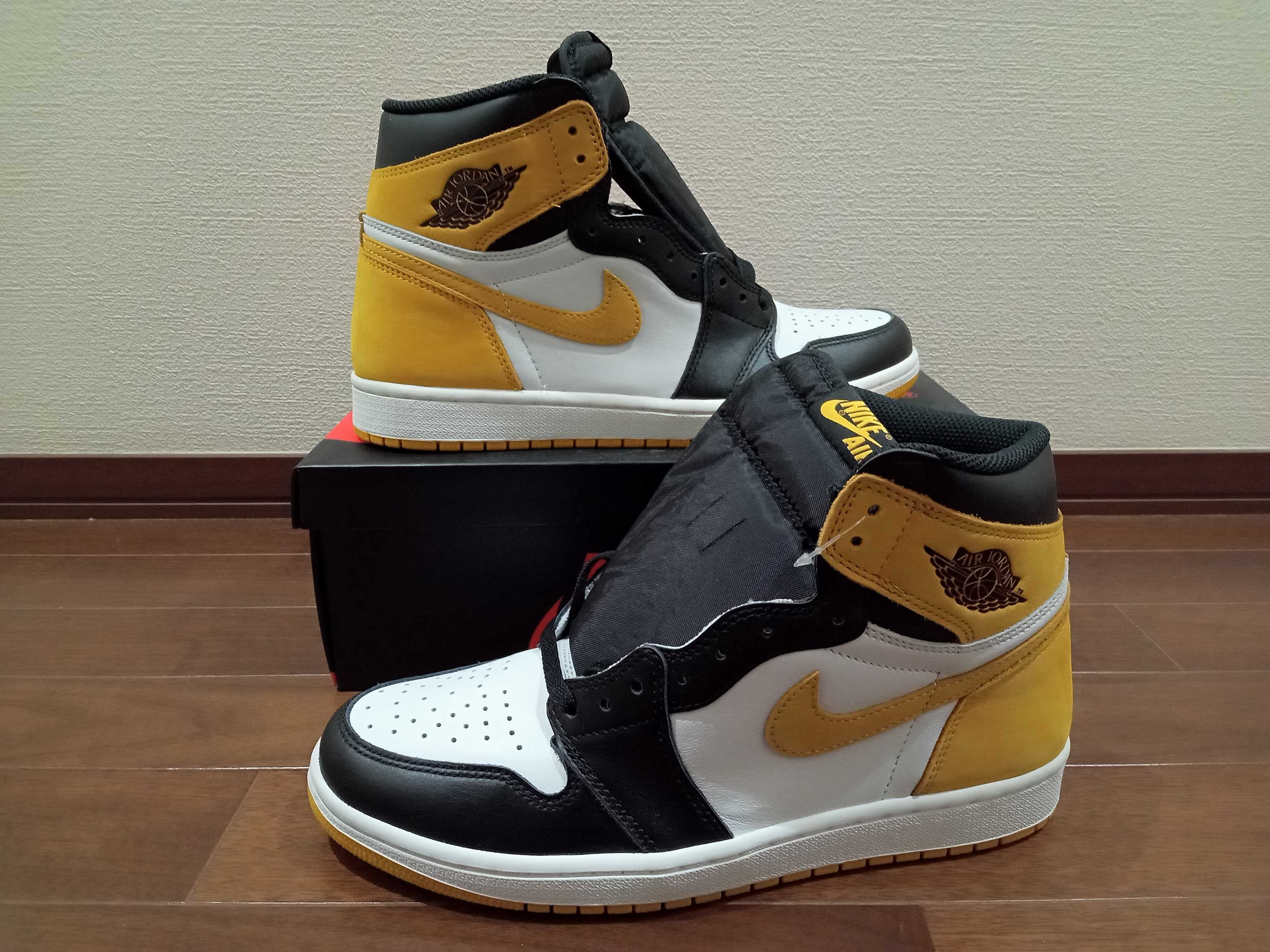 Nike Air Jordan 1 Retro High OG "Black Toe/Yellow Ochre"