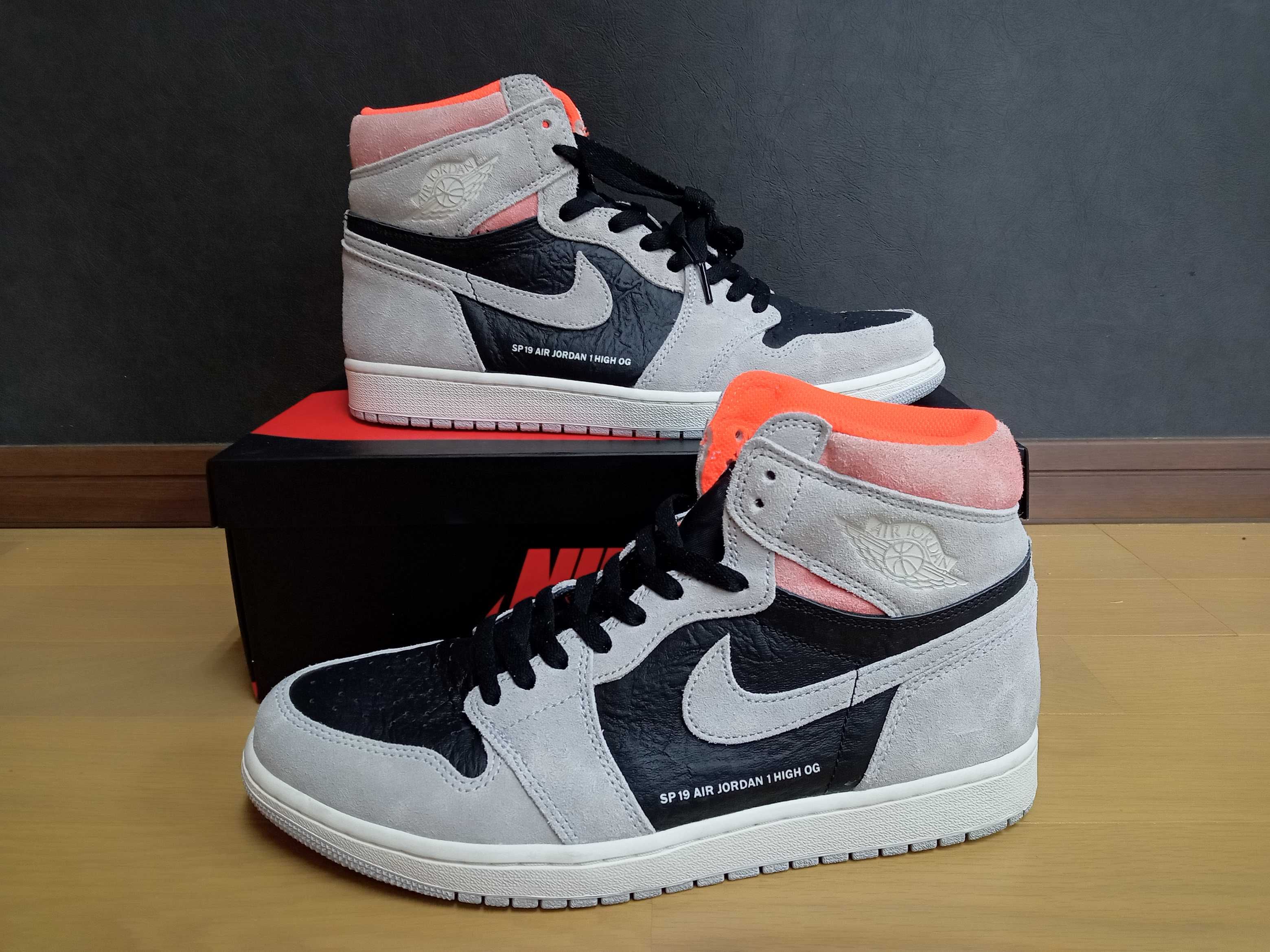 Nike Air Jordan 1 RETRO High OG "Hyper Crimson"