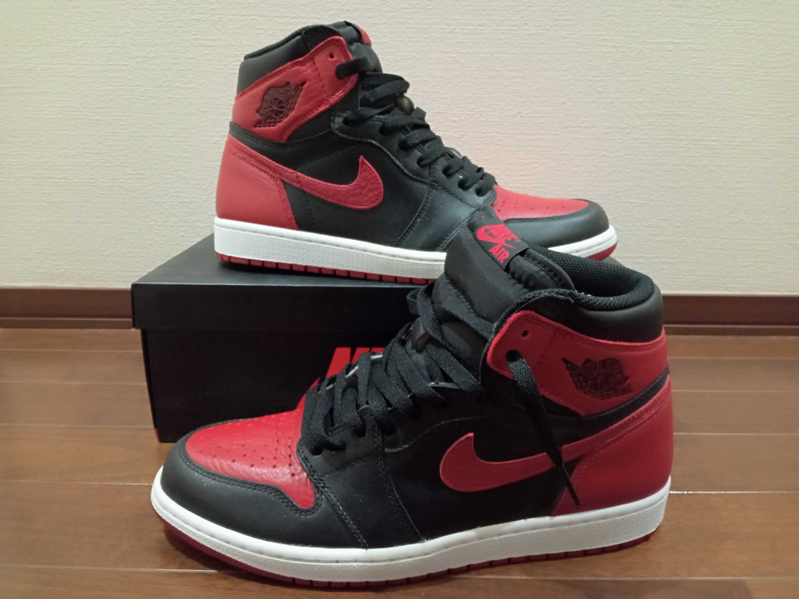 Nike Air Jordan 1 Retro High OG "Bred/Banned" (2016)