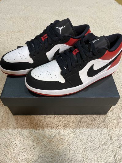 Nike Air Jordan 1 Low "Black Toe"