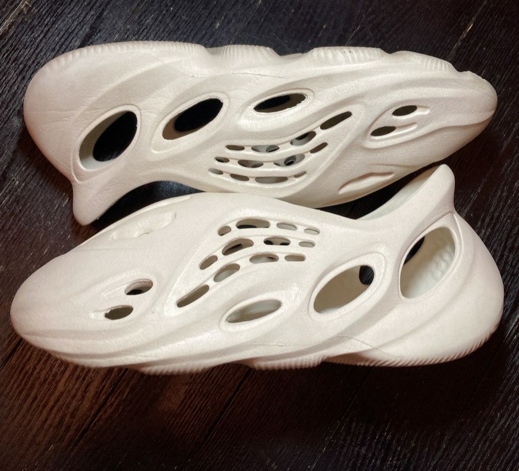 adidas YEEZY Foam Runner "Sand"