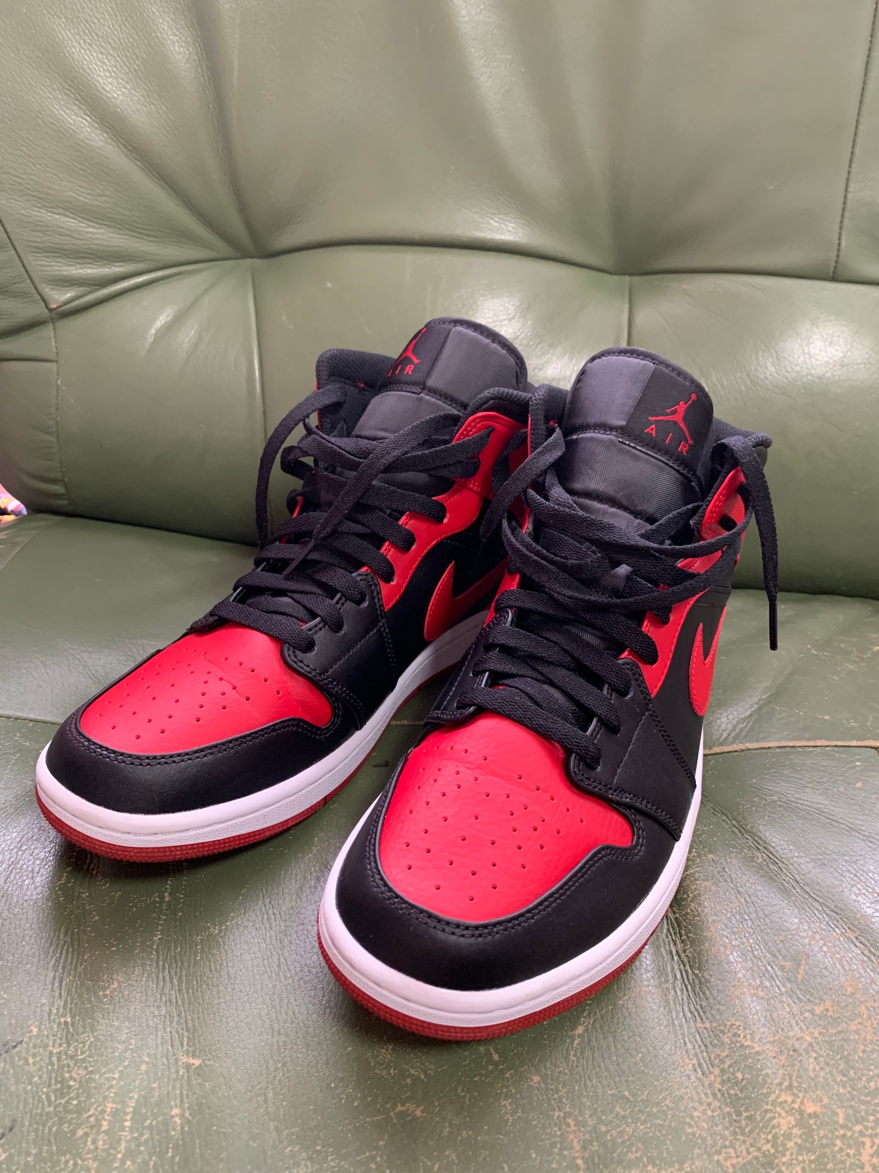 Nike Air Jordan 1 Mid "Bred"