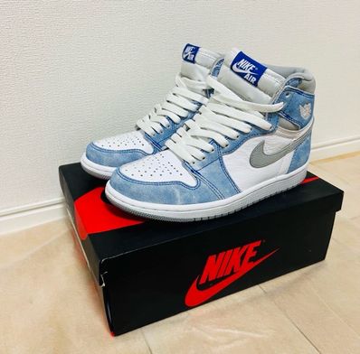Nike Air Jordan 1 High OG "Hyper Royal"