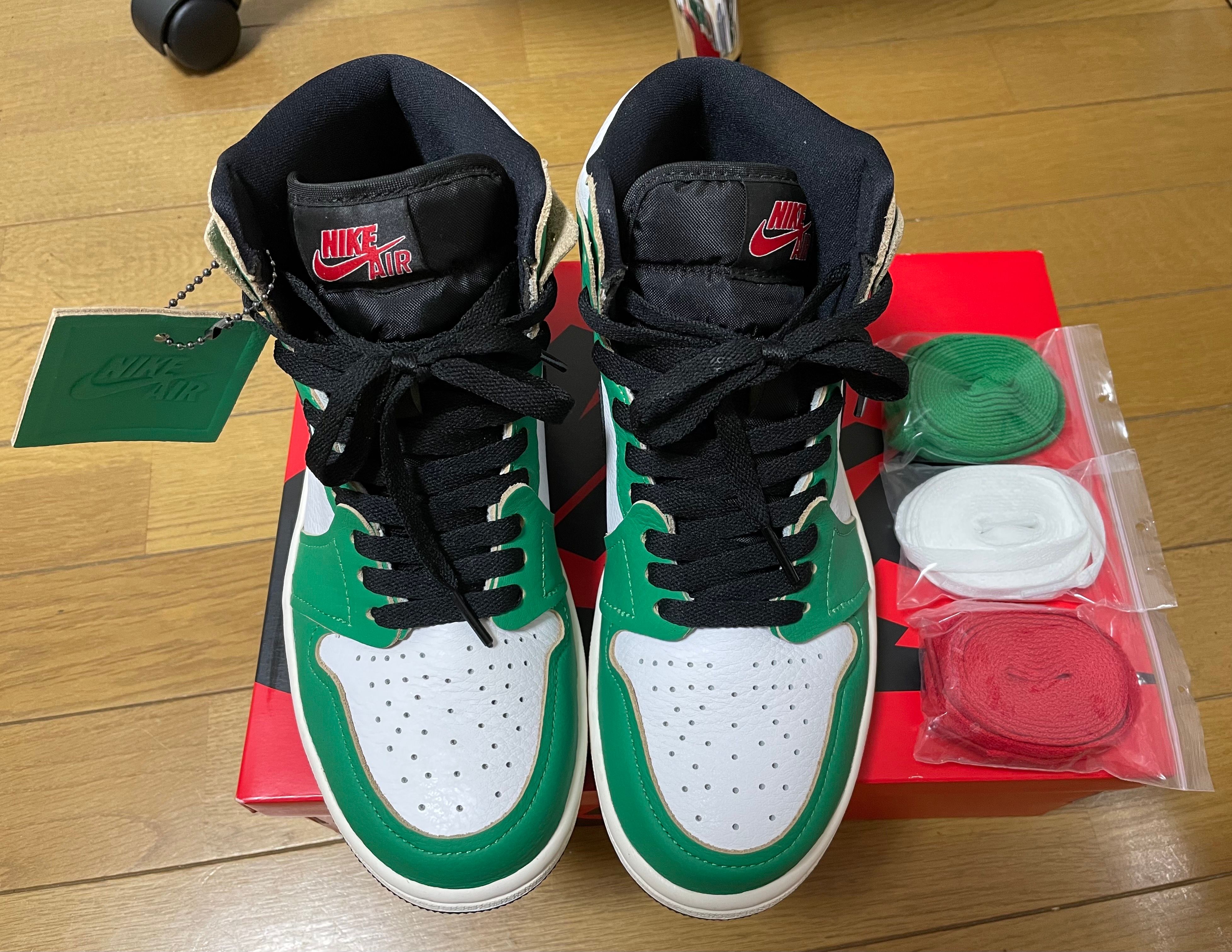 Nike Women's Air Jordan 1 High OG "Lucky Green/White-Sail-Black"