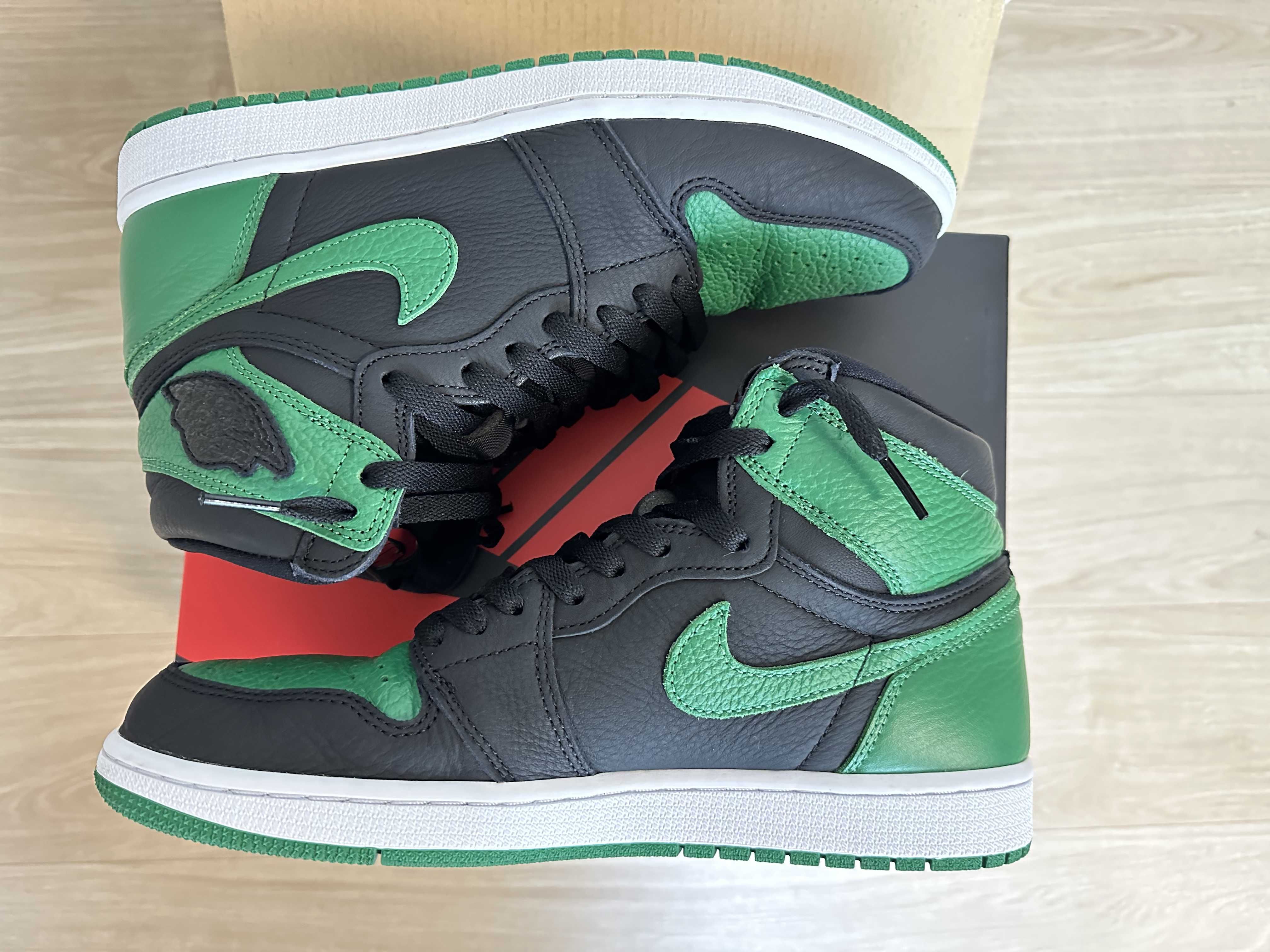 Nike Air Jordan 1 Retro High OG "Black/Pine Green" (2020)