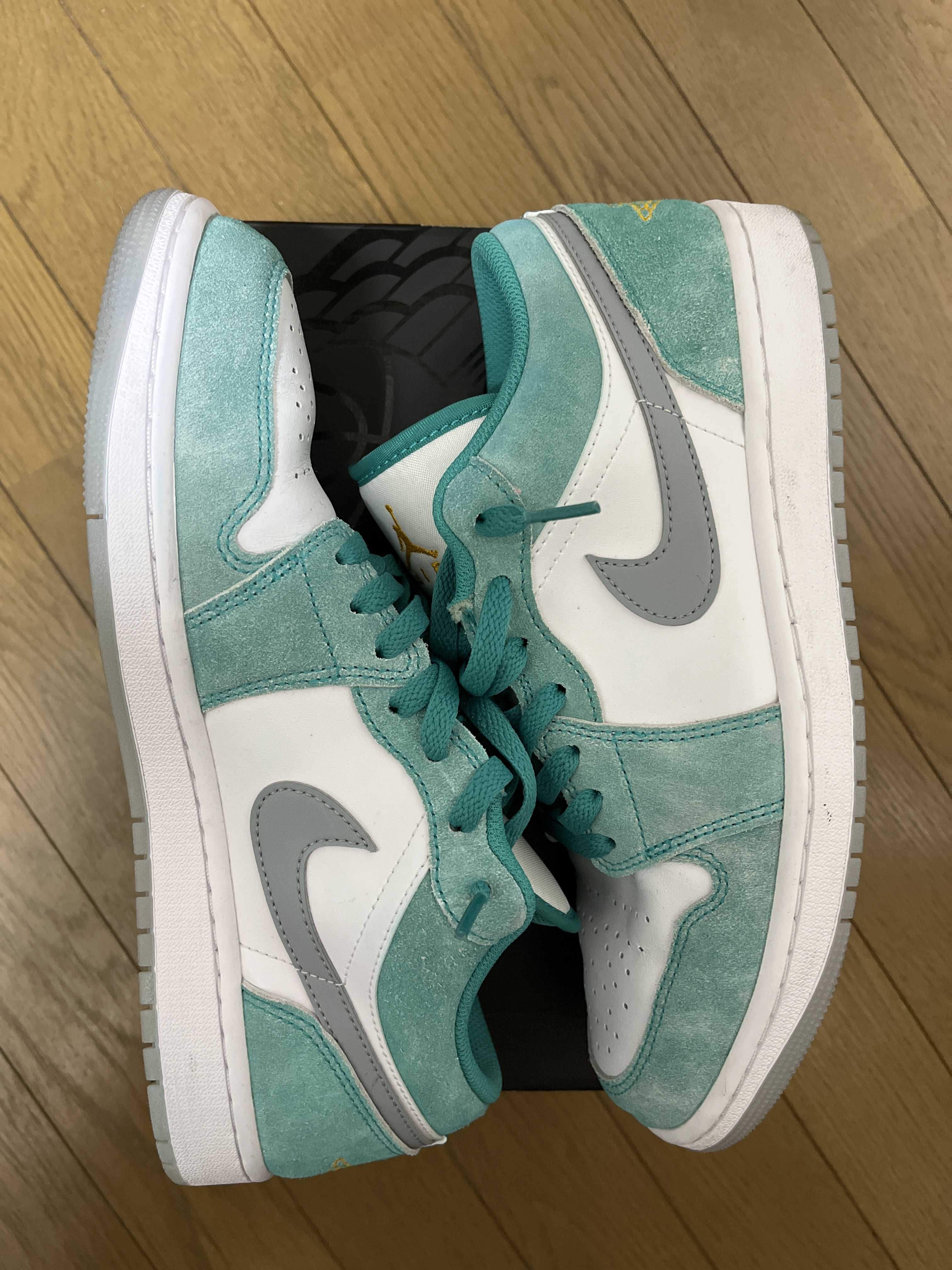 Nike Air Jordan 1 Low SE "New Emerald"