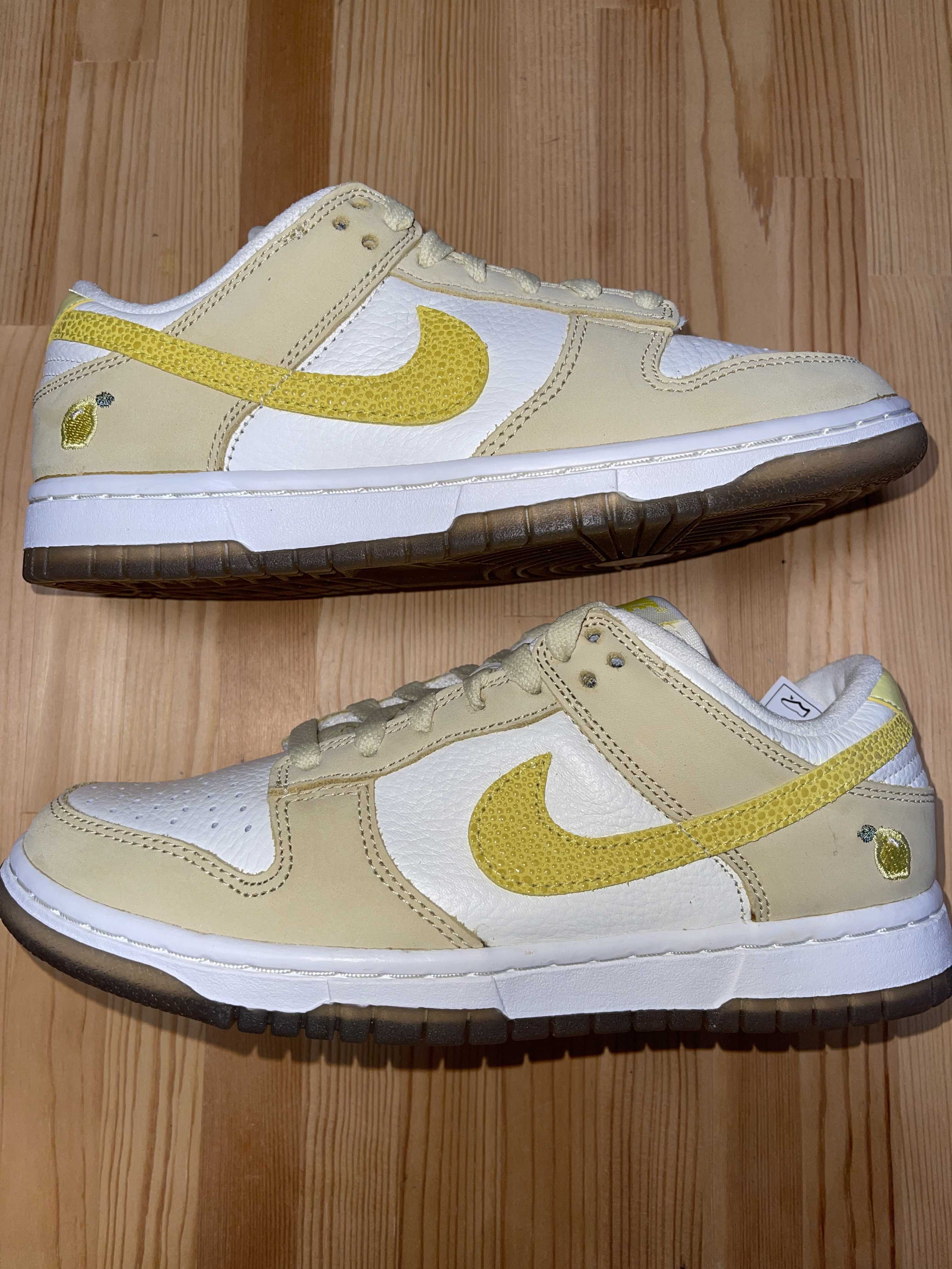 NIKE Women's DUNK LOW "LEMON DROP"