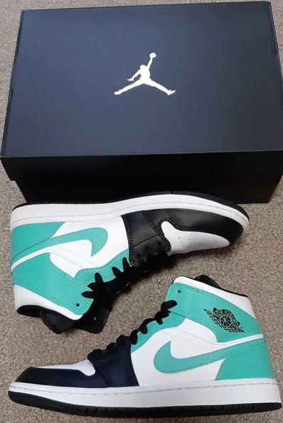 NIKE AIR JORDAN 1 MID "TROPICAL TWIST"