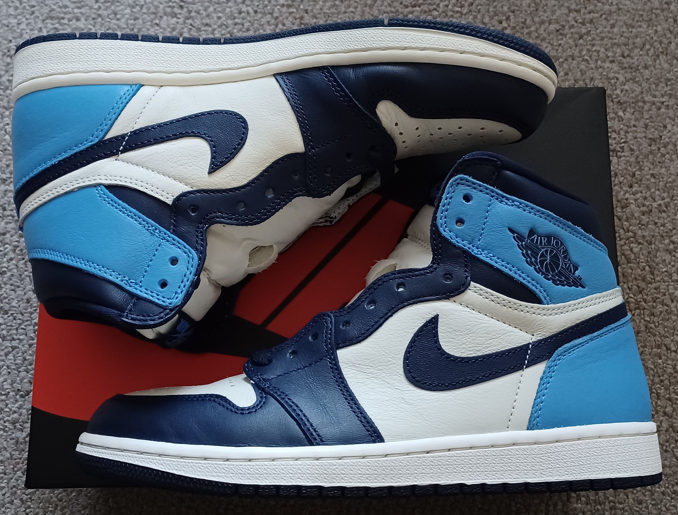 Nike Air Jordan 1 Retro High OG "Obsidian/University Blue"