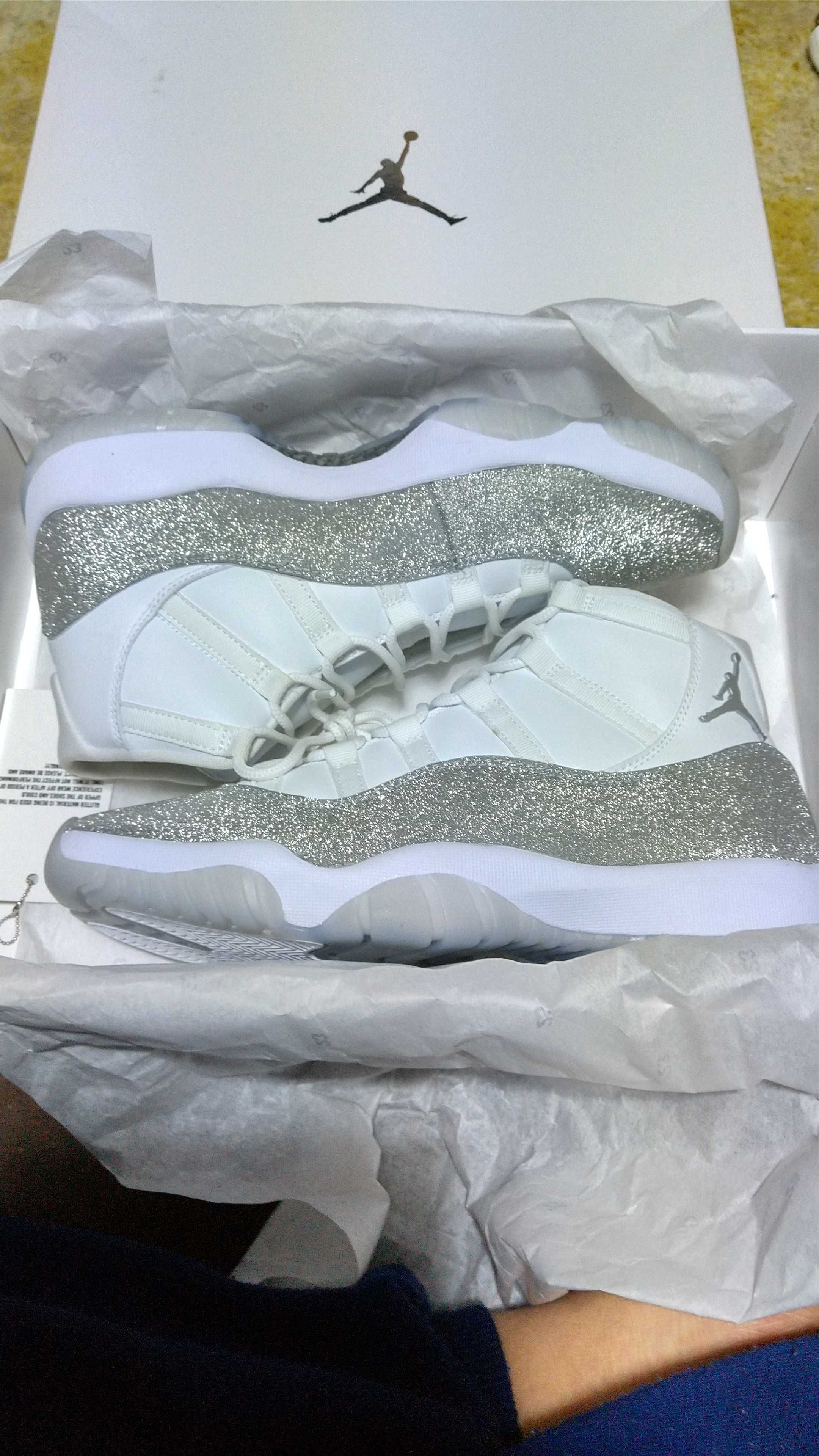 NIKE Women's AIR JORDAN 11 "METALLIC SILVER"