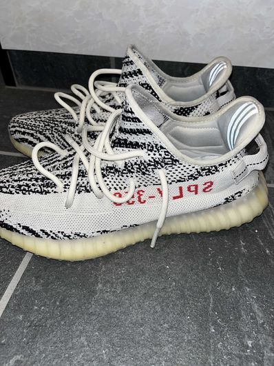 adidas YEEZY Boost 350 V2 "Zebra"