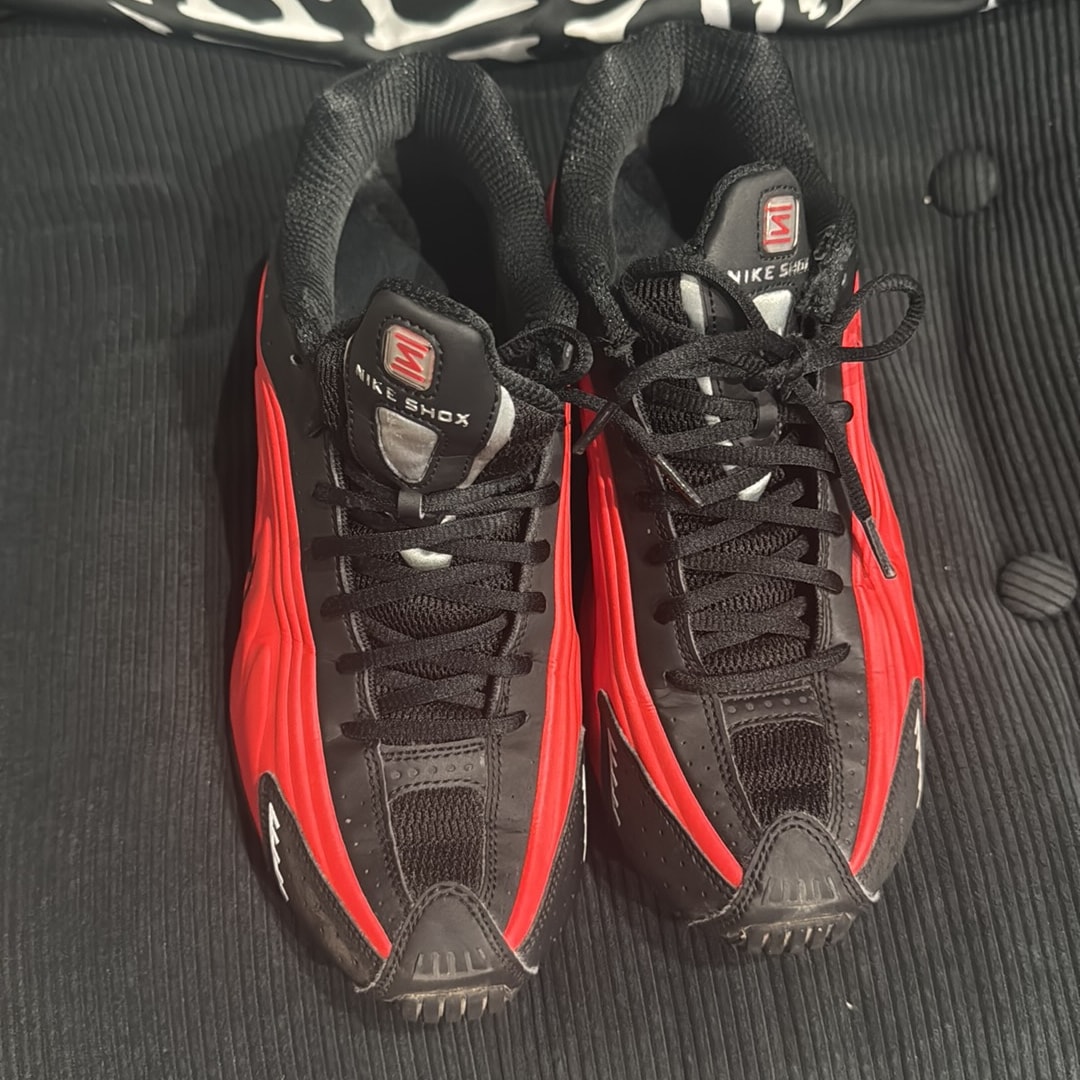 Nike Shox R4 "Black/Red"