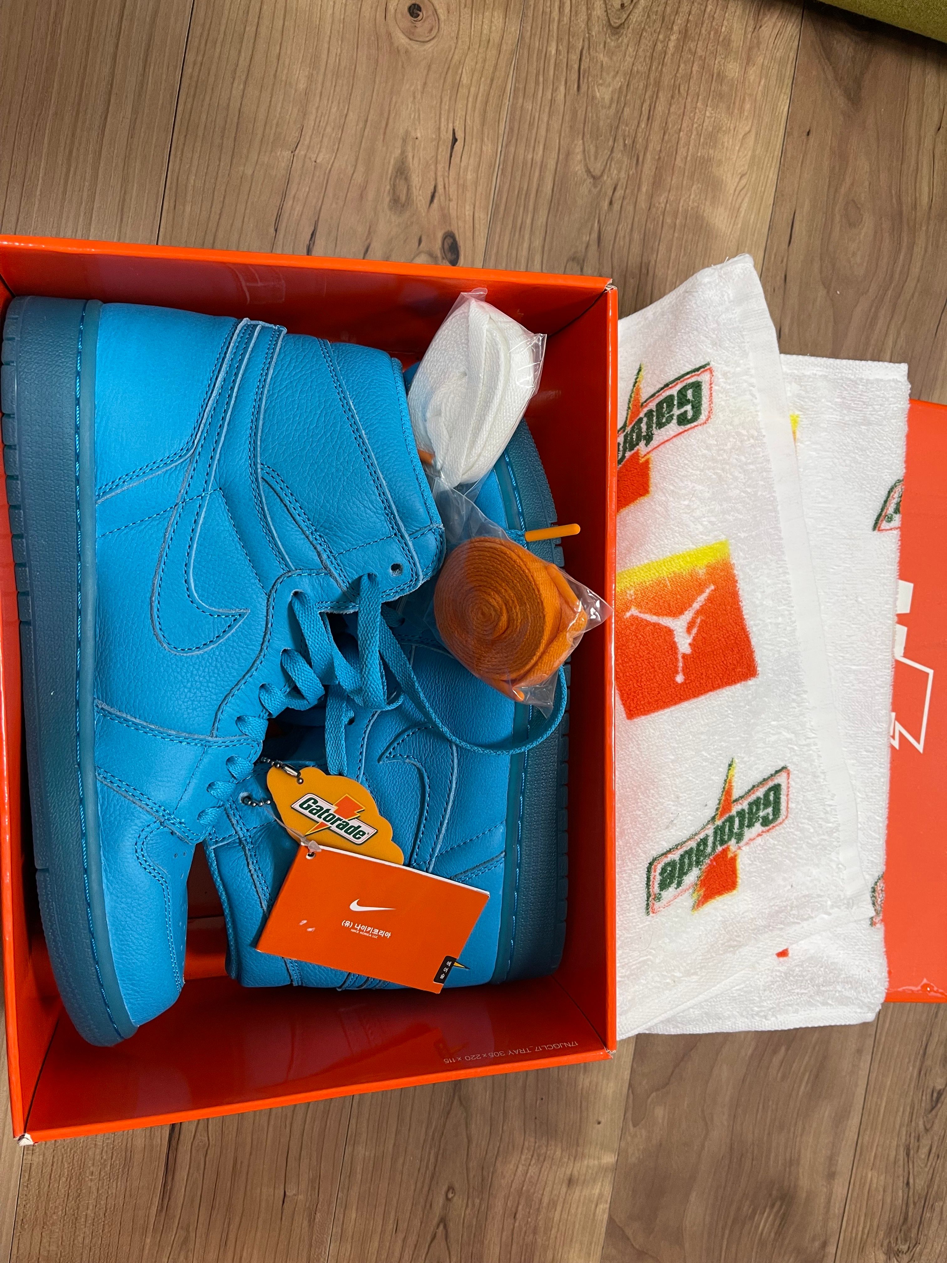 Nike Air Jordan 1 Retro High Gatorade "Blue Lagoon"