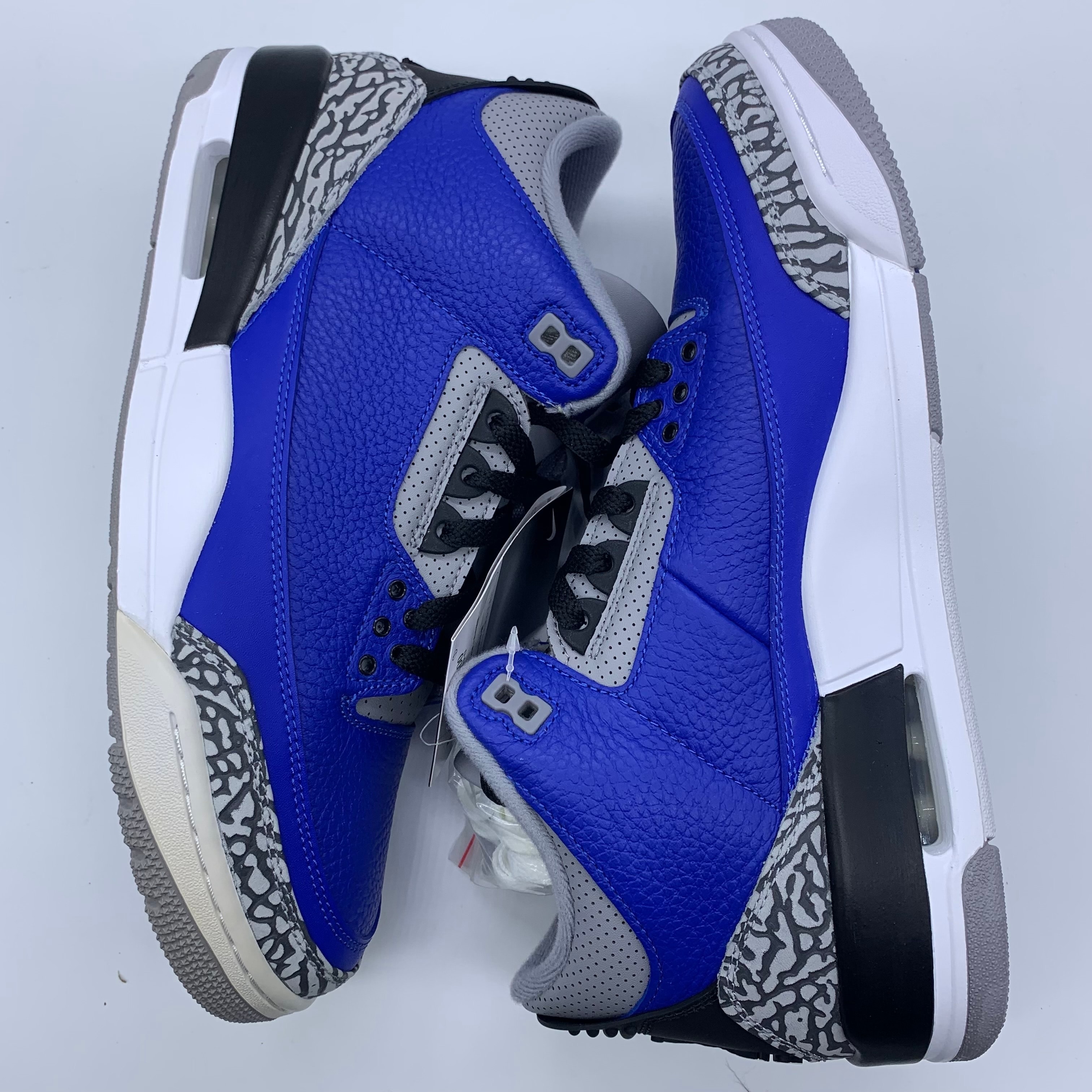 NIKE AIR JORDAN 3 "VARSITY ROYAL"