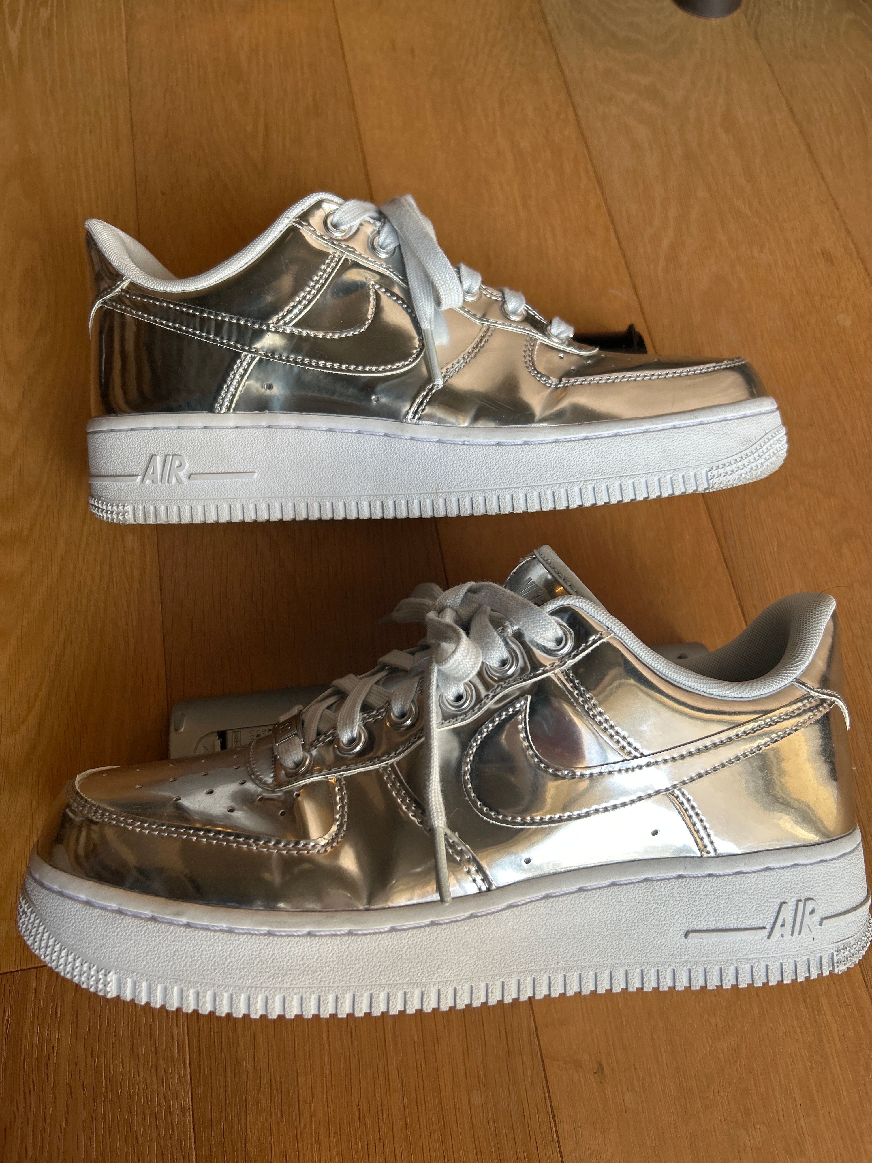 Nike Women's Air Force 1 Low Metallic 