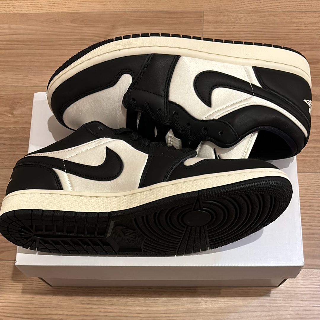 Nike Women's Air Jordan 1 Low SE "Vintage Panda"