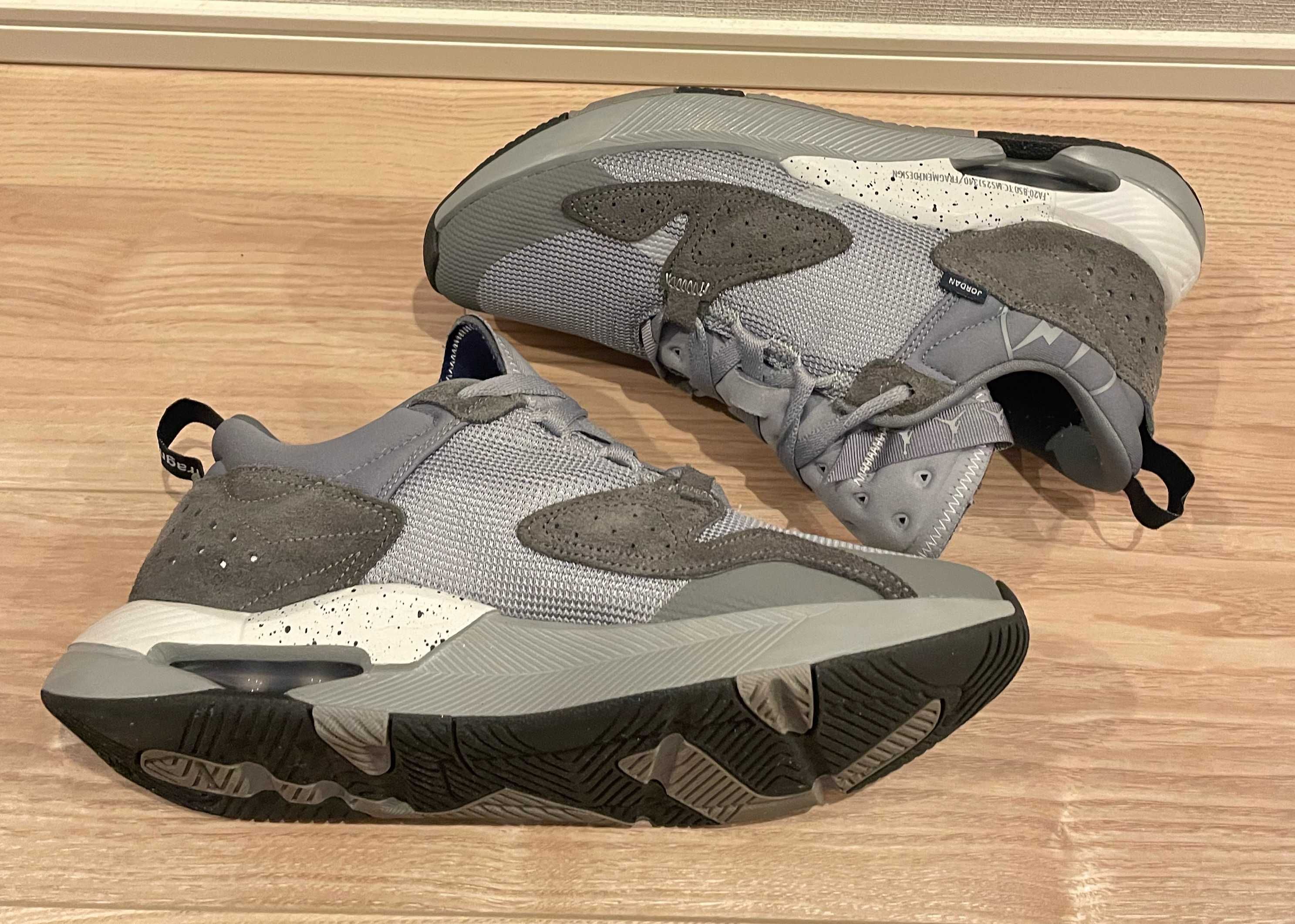 FRAGMENT × JORDAN AIR CADENCE PARTICLE GREY