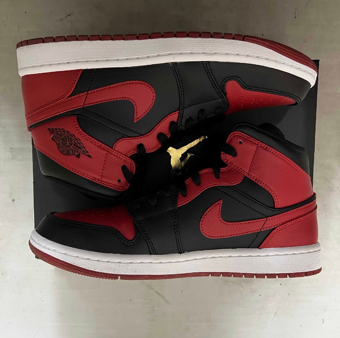 Nike Air Jordan 1 Mid "Bred"
