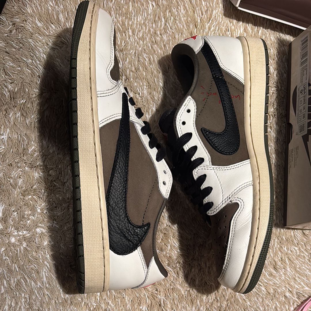 Travis Scott × Nike Air Jordan 1 Low OG SP "Reverse Olive"