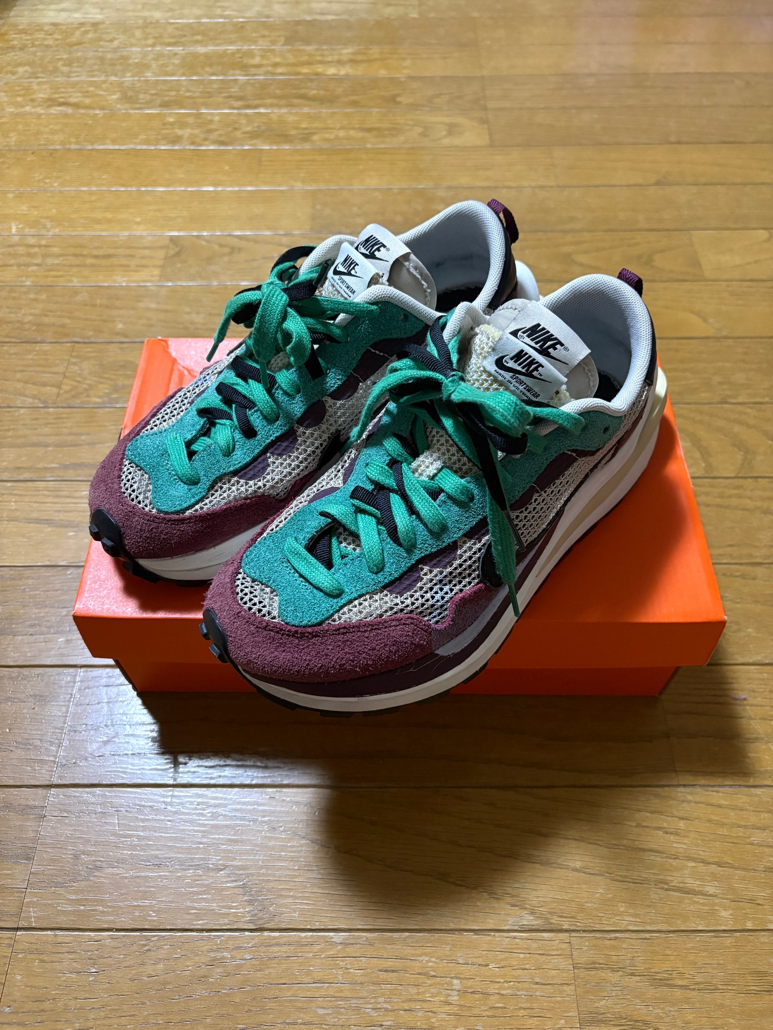 sacai × Nike Vapor Waffle "String/Red/Green"