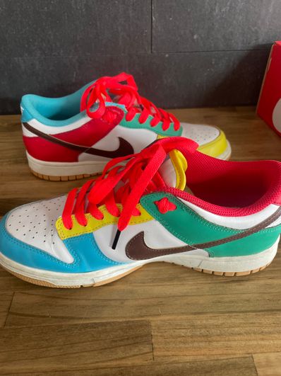 NIKE GS DUNK LOW SE "FREE 99" "LIGHT CHOCOLATE/ROMA GREEN"