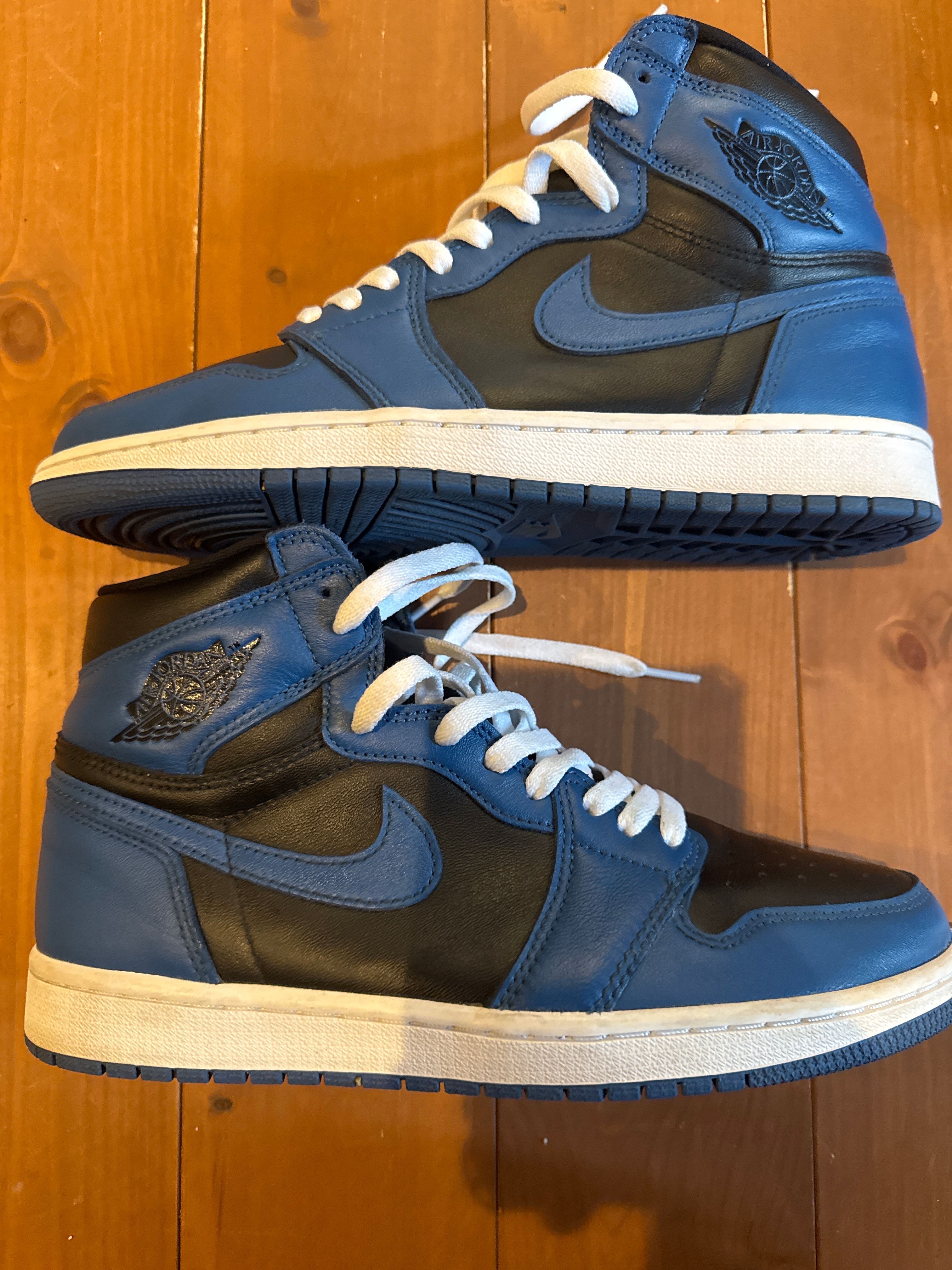 Nike Air Jordan 1 Retro High OG "Dark Marina Blue"