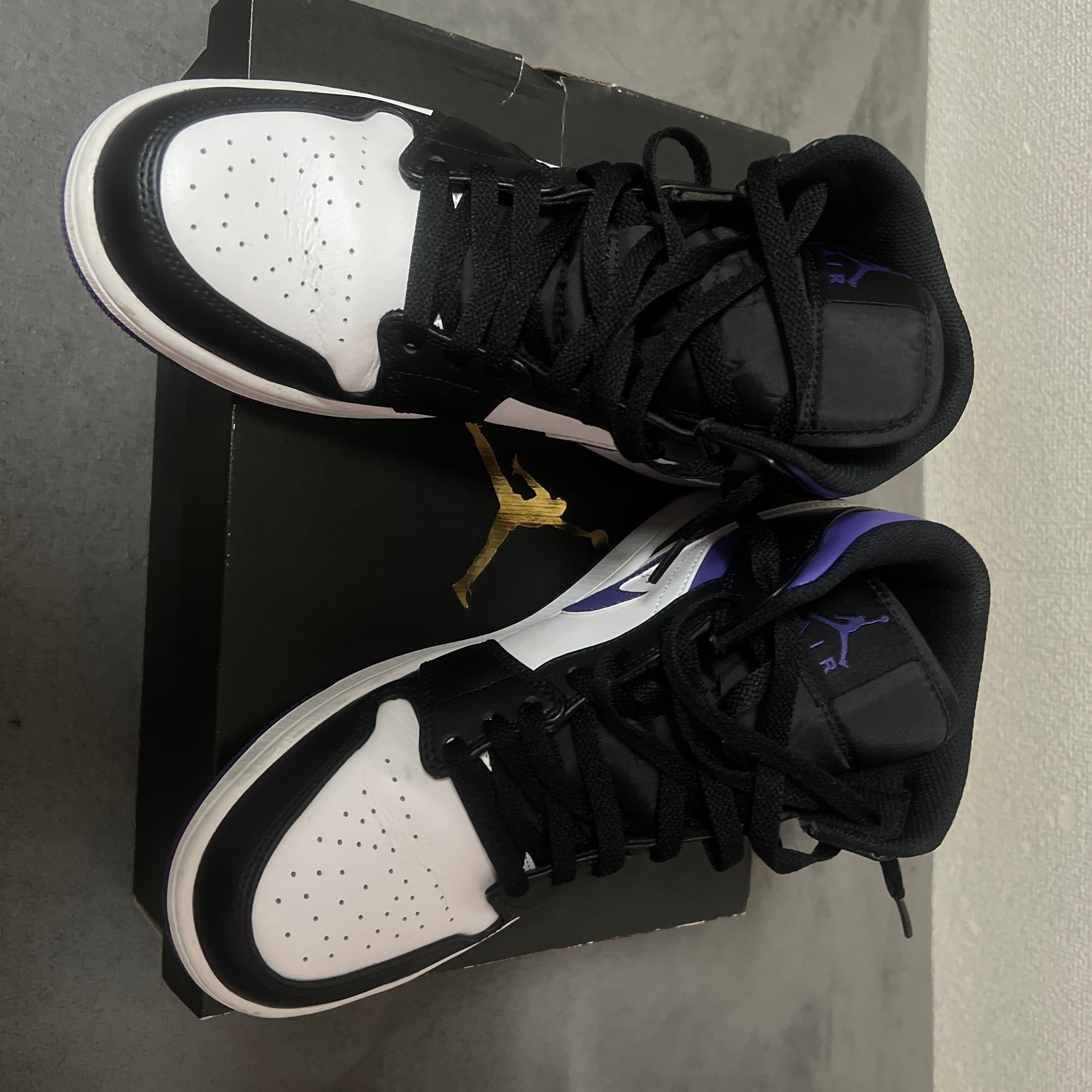 Nike Air Jordan 1 Mid "Black/Court Purple"