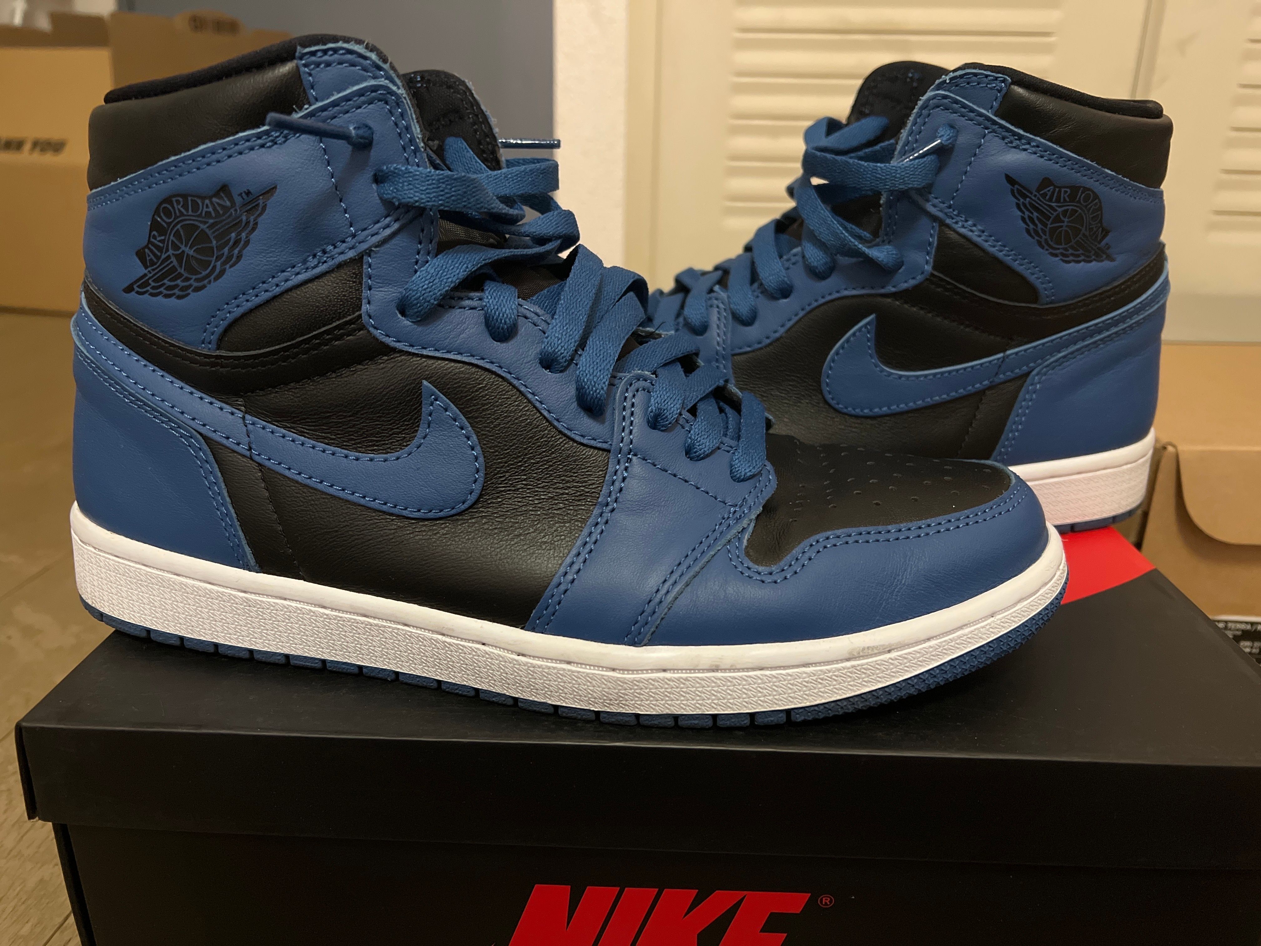 Nike Air Jordan 1 Retro High OG "Dark Marina Blue"