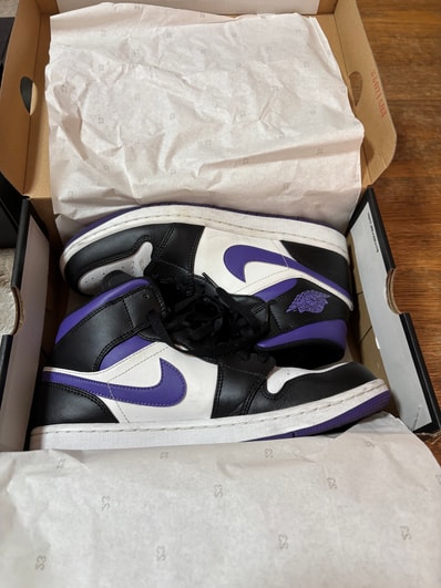 Nike Air Jordan 1 Mid "Black/Court Purple"