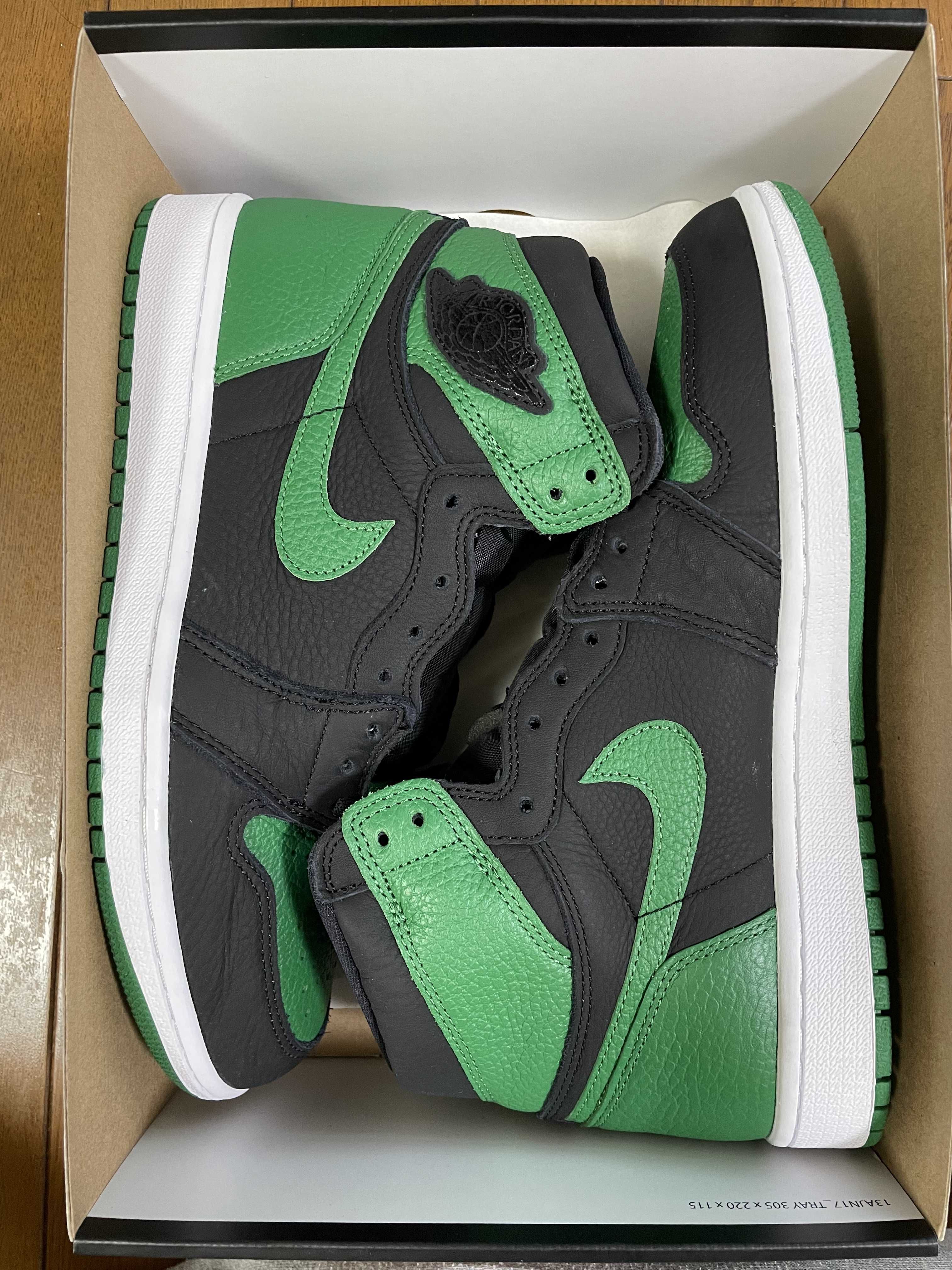 Nike Air Jordan 1 Retro High OG "Black/Pine Green" (2020)