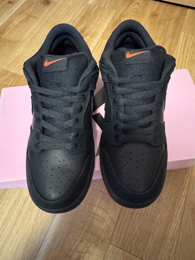 Nike SB Dunk Low TRD QS "Black Pigeon"