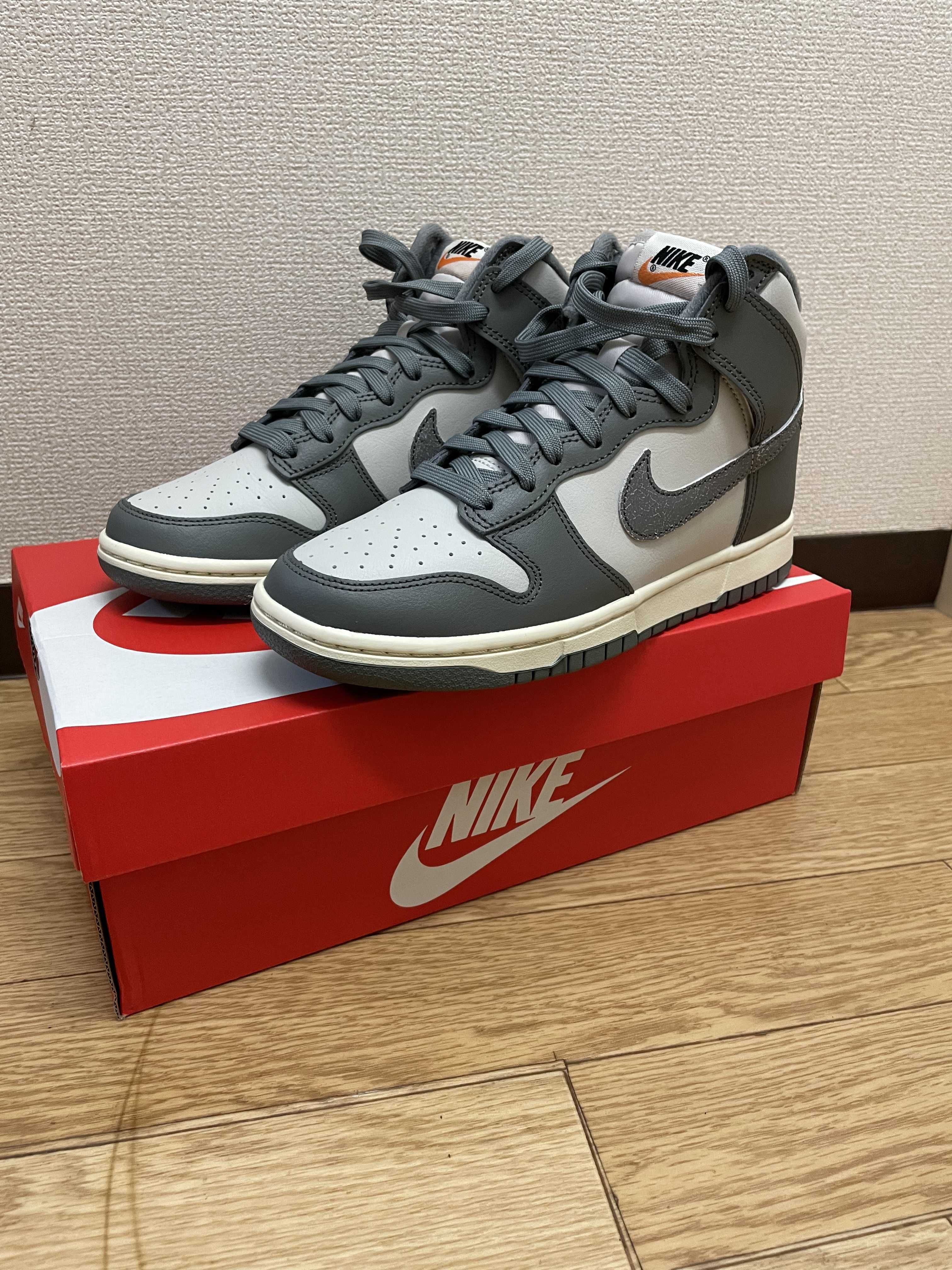 Nike Dunk High Retro SE Vintage "Light Bone and Tumbled Grey"