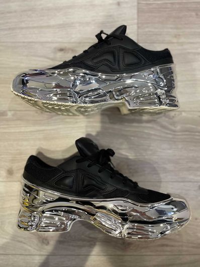 RAF SIMONS × adidas Ozweego "Black/Silver Metallic"