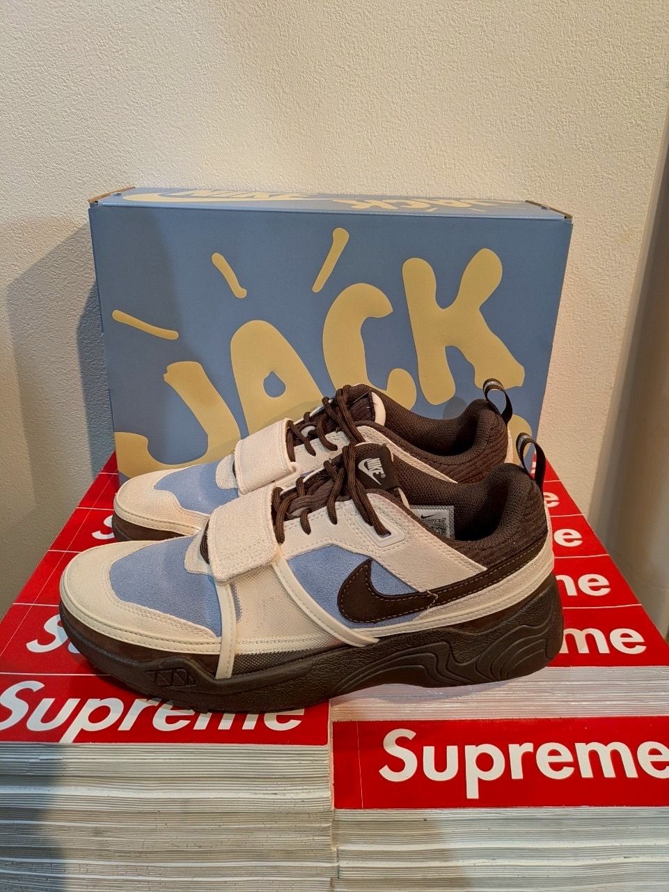 Travis Scott × Nike Zoom Field Jaxx "Pale Ivory and Leche Blue"