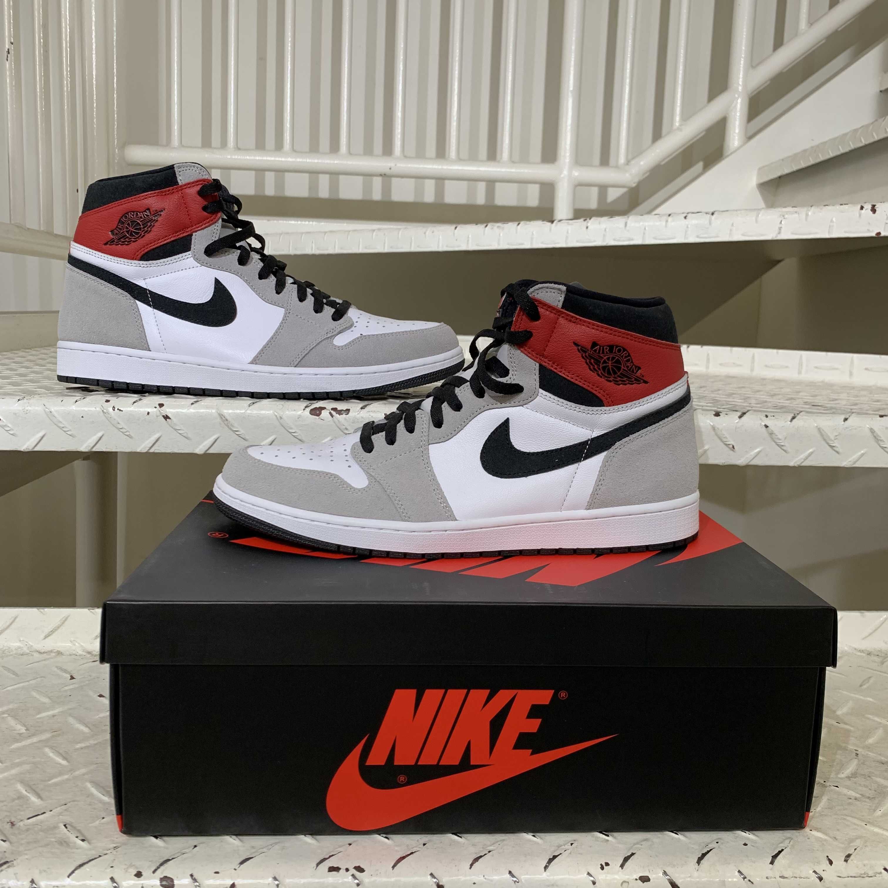 Nike Air Jordan 1 High OG "White/Black/Light Smoke Grey"