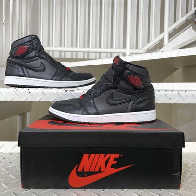 Nike Air Jordan 1 Retro High OG "Black/Metallic Silver/Gym Red"