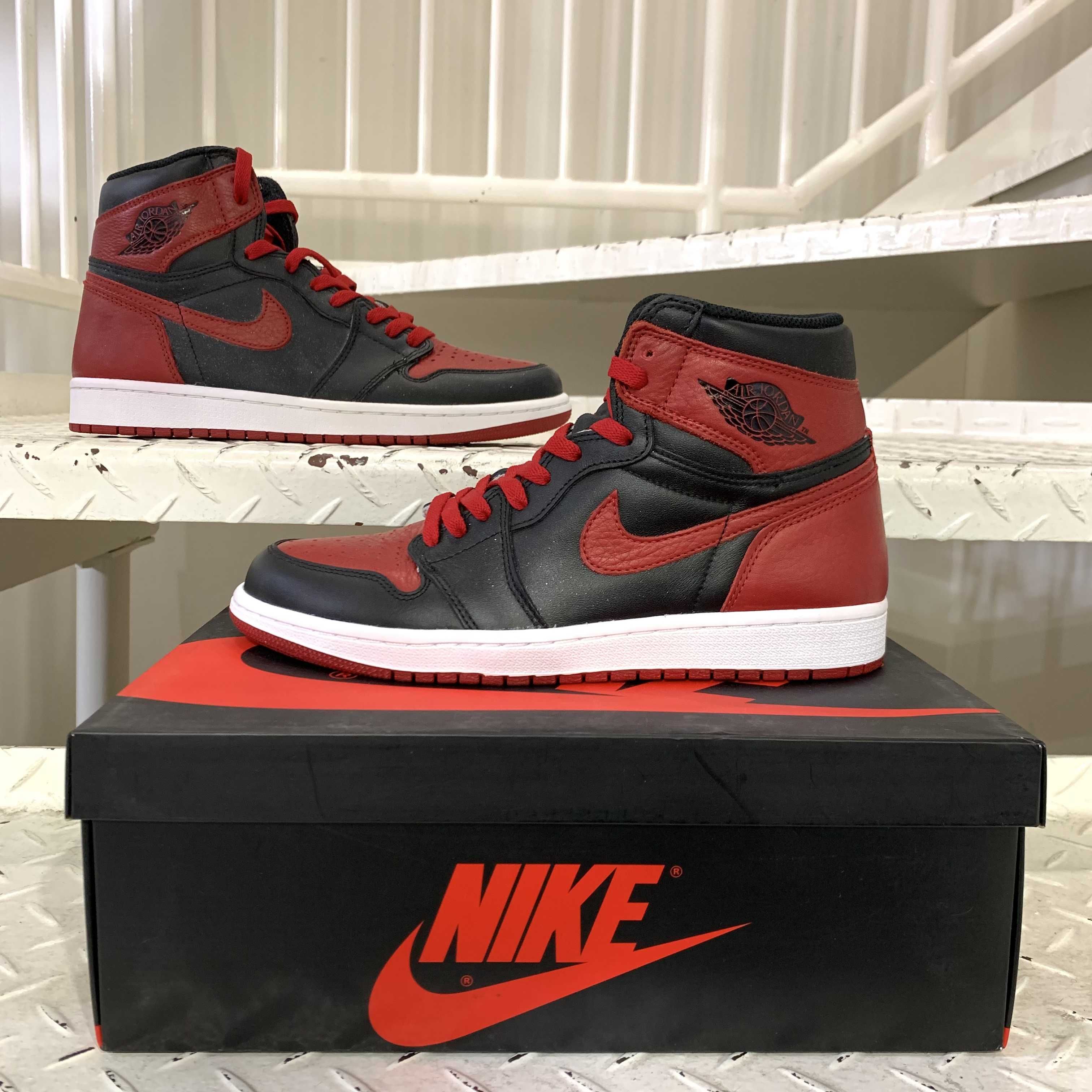 Nike Air Jordan 1 Retro High OG "Bred/Banned" (2016)