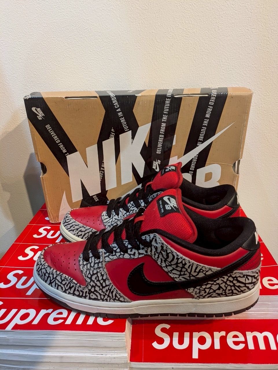 Supreme × Nike SB Dunk Low 