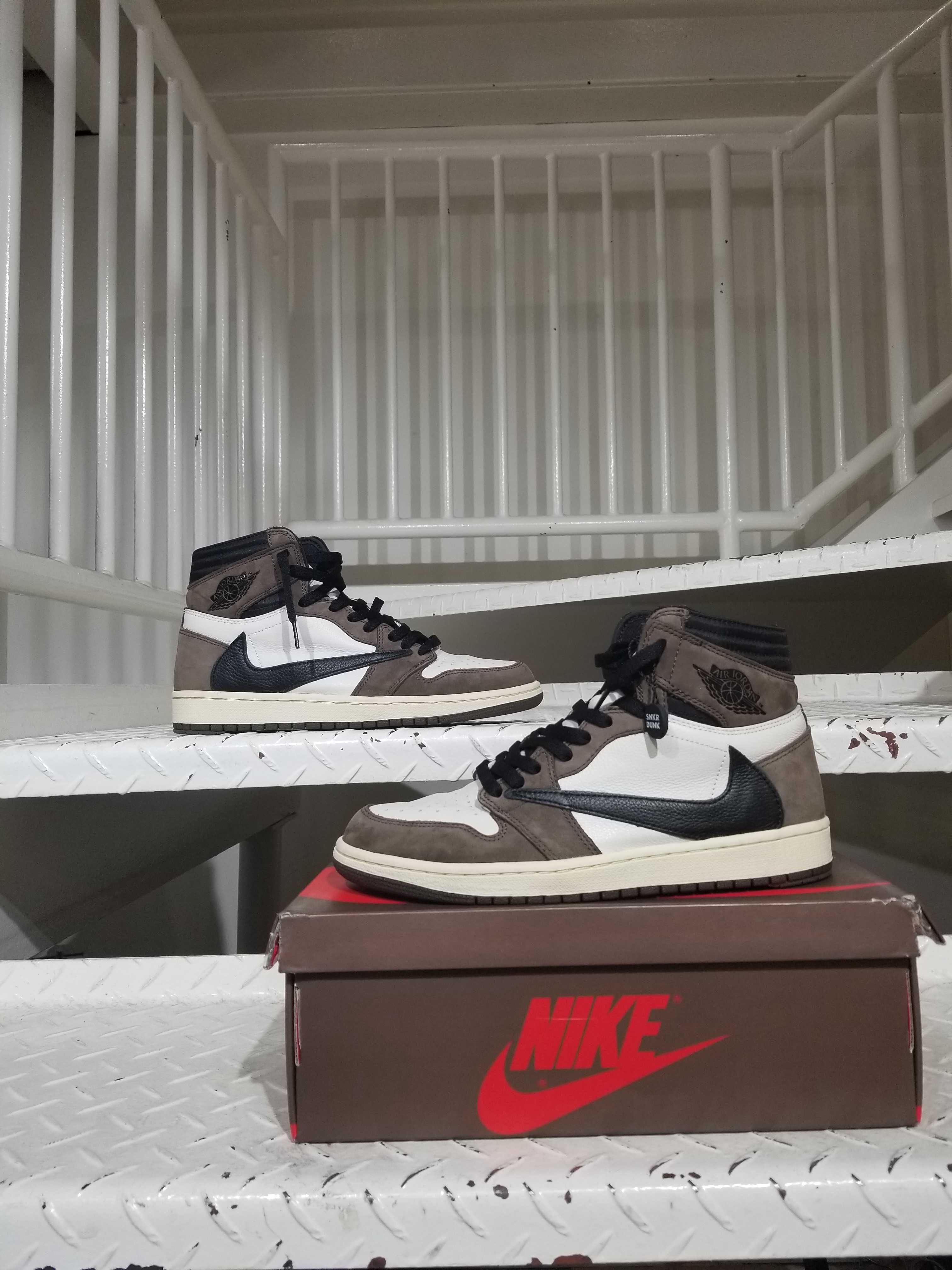Travis Scott × Nike Air Jordan 1 Retro High OG TS SP "Sail/Dark Mocha"