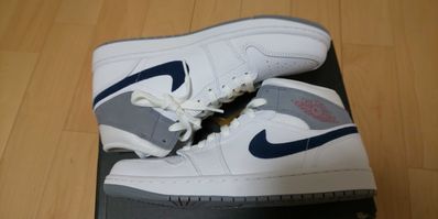 Nike Air Jordan 1 Mid "Paris"