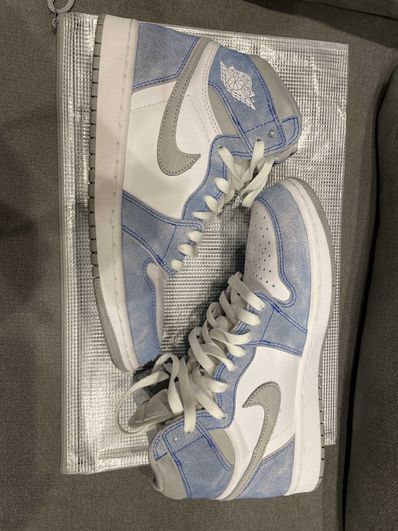 Nike Air Jordan 1 High OG "Hyper Royal"