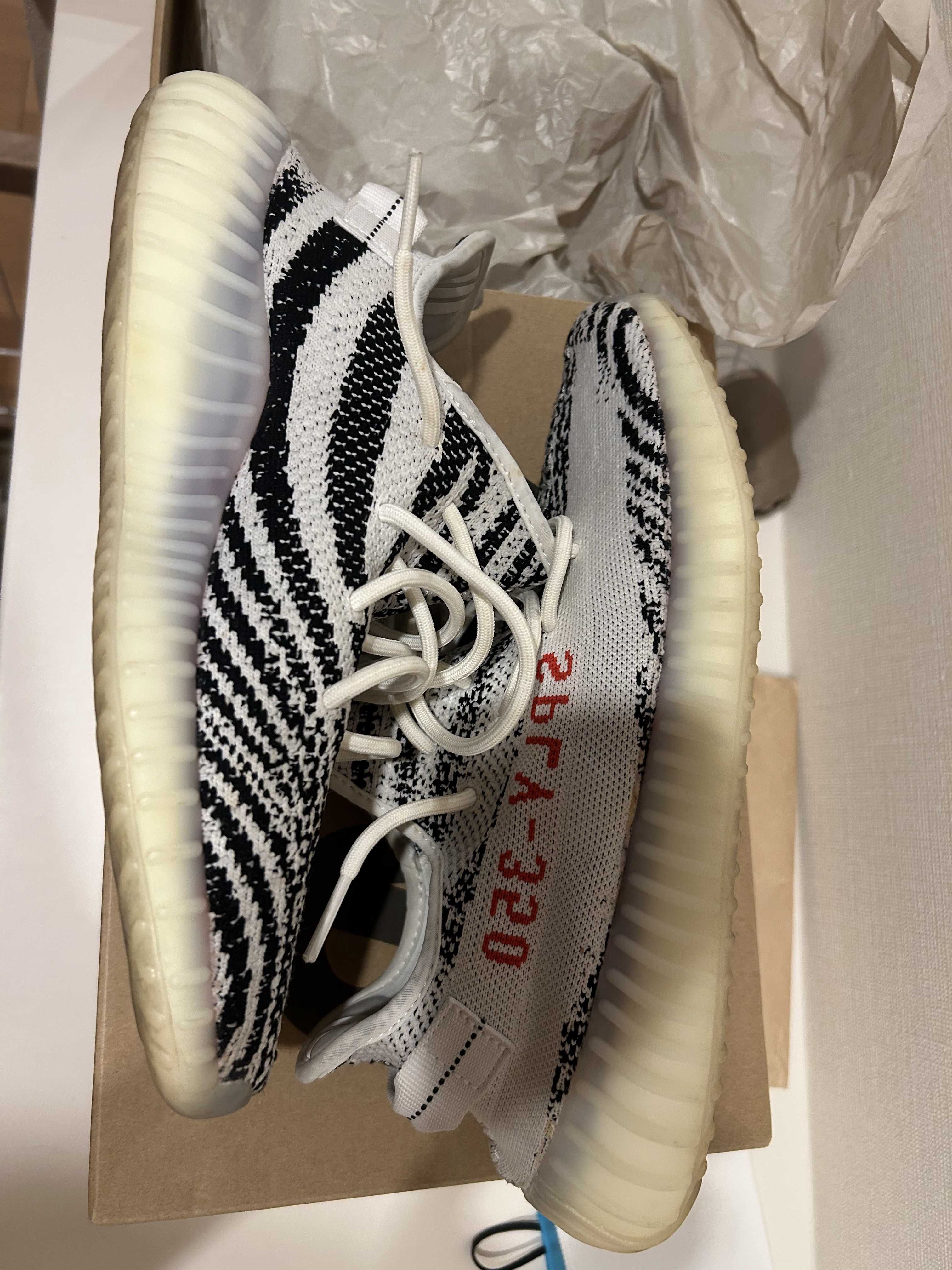 adidas YEEZY Boost 350 V2 "Zebra"