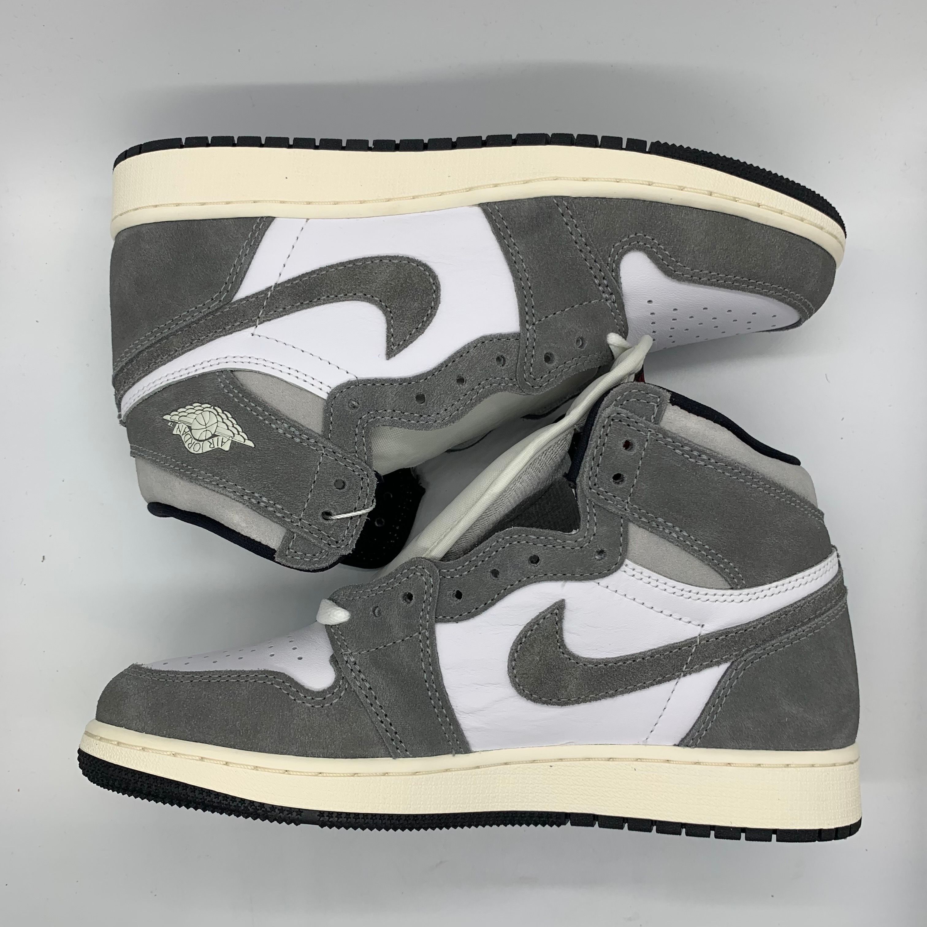 Nike GS Air Jordan 1 Retro High OG "Black and Smoke Grey"