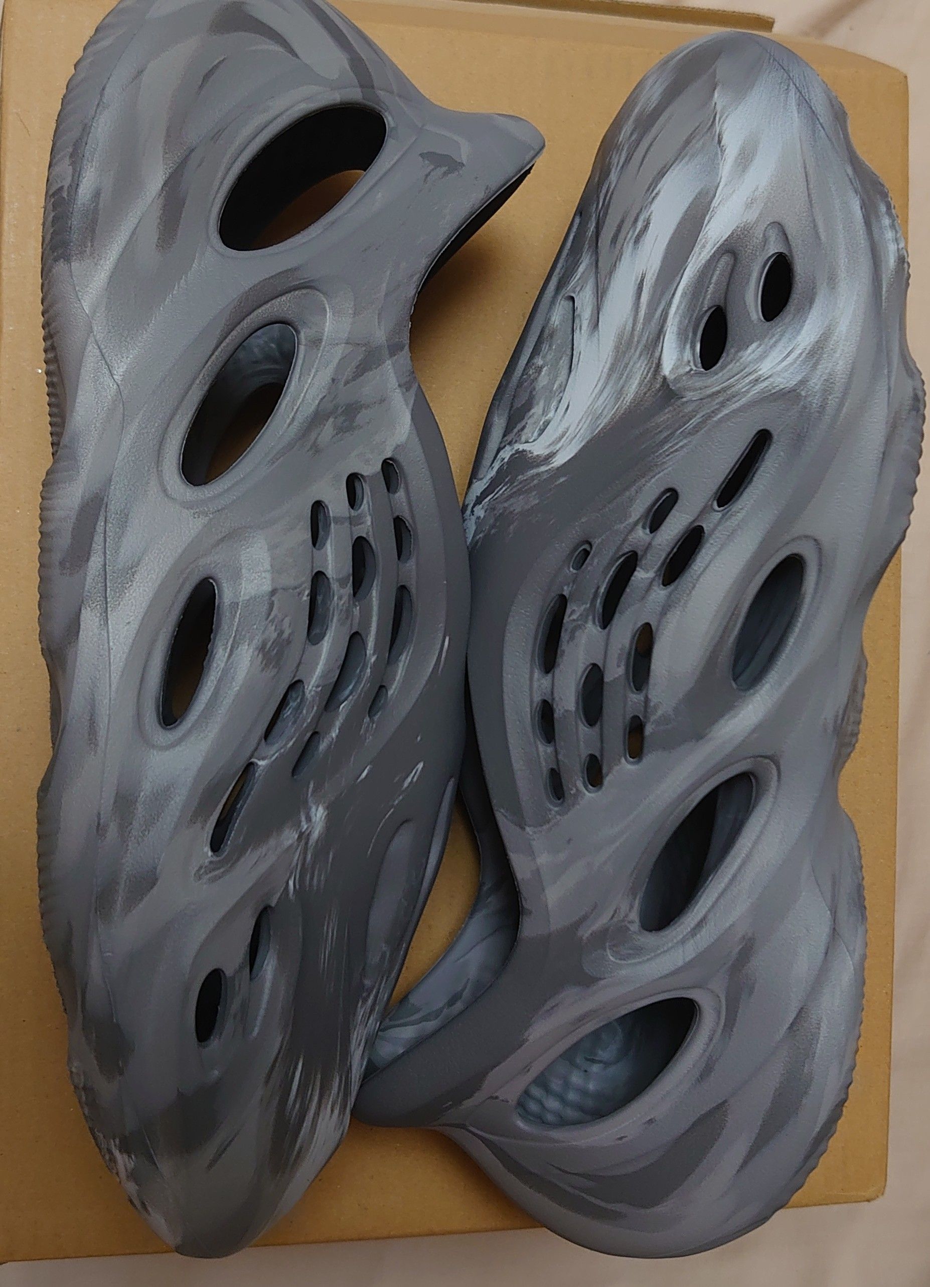 adidas YEEZY Foam Runner "MX Granite"