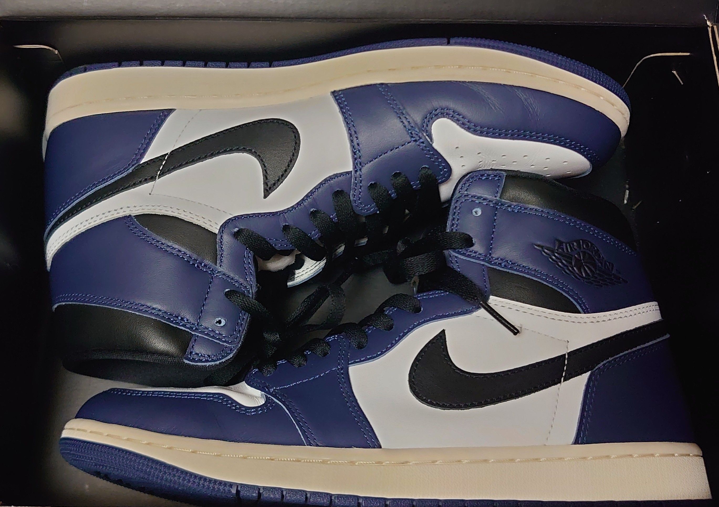 Nike Air Jordan 1 Retro High OG "Midnight Navy"