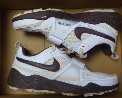 Travis Scott × Nike Zoom Field Jaxx "White and Light Chocolate"