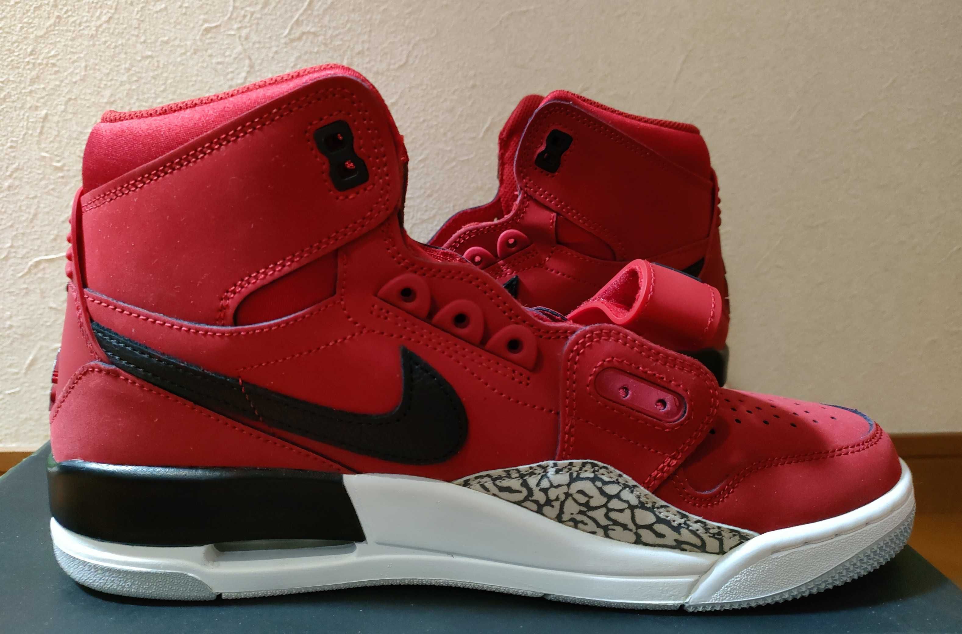 NIKE JORDAN LEGACY 312 "VARSITY RED"