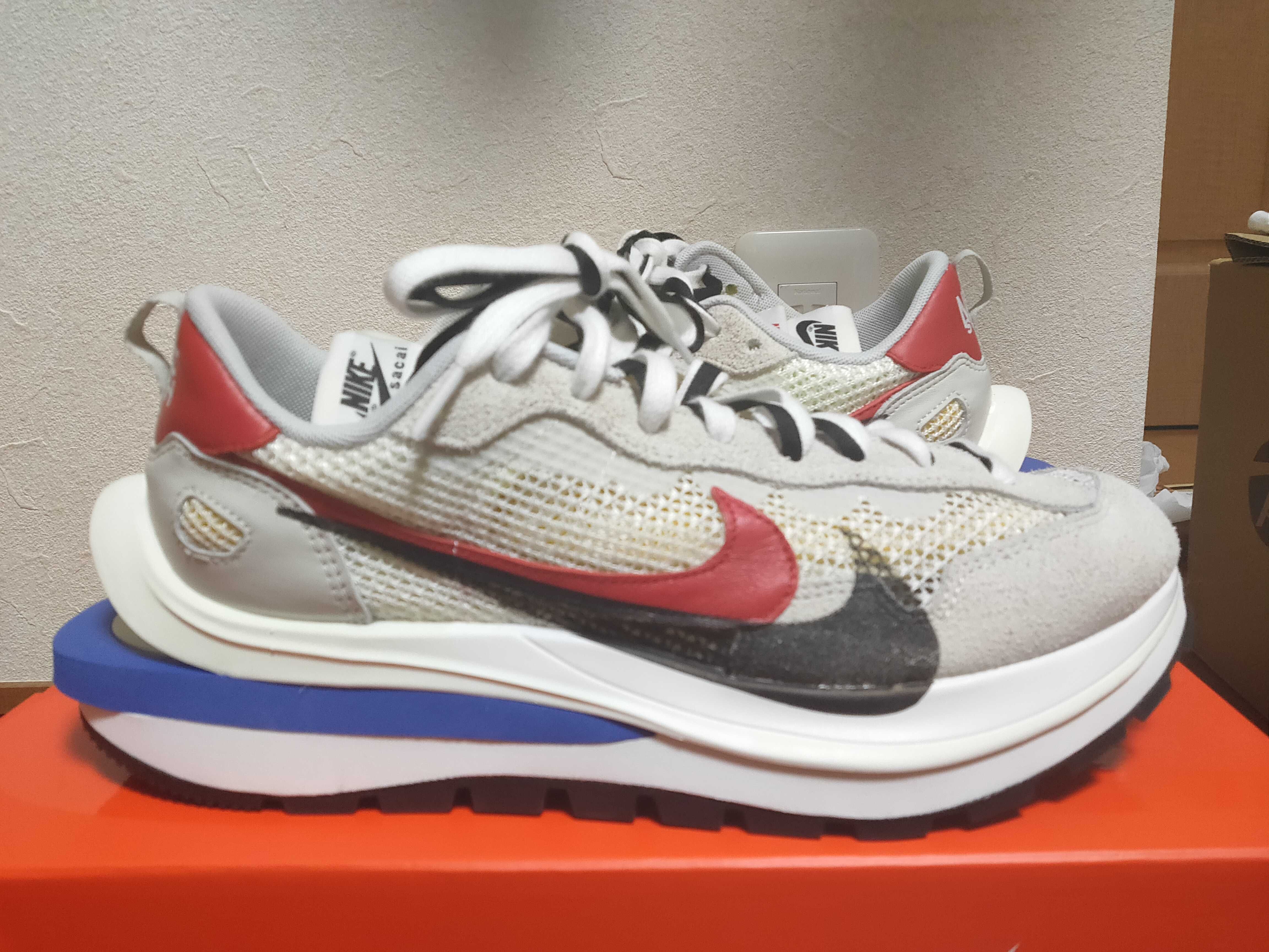 sacai × Nike Vapor Waffle "Royal Fuchsia"